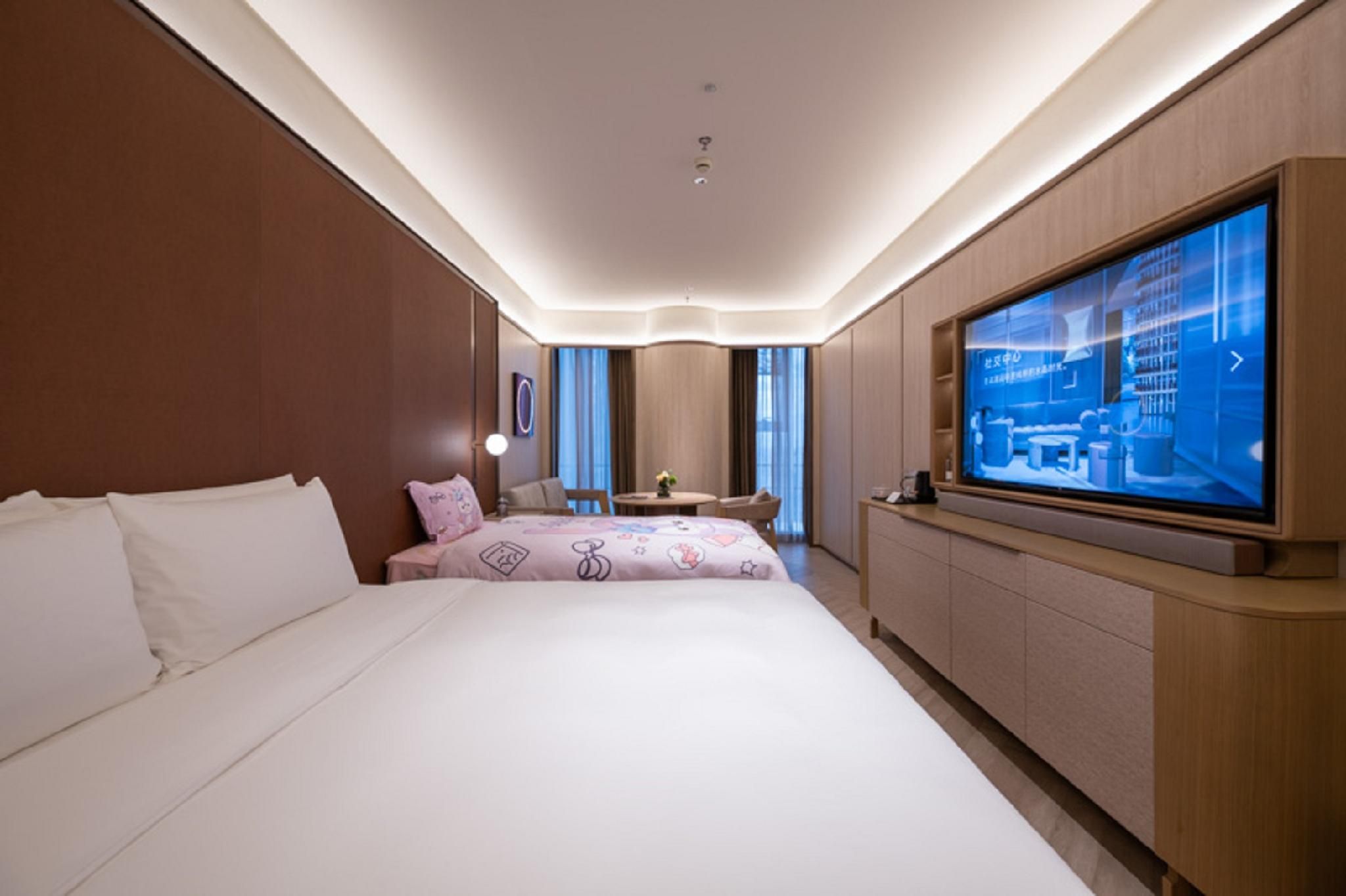 Huazhu - Deluxe Bonding Room