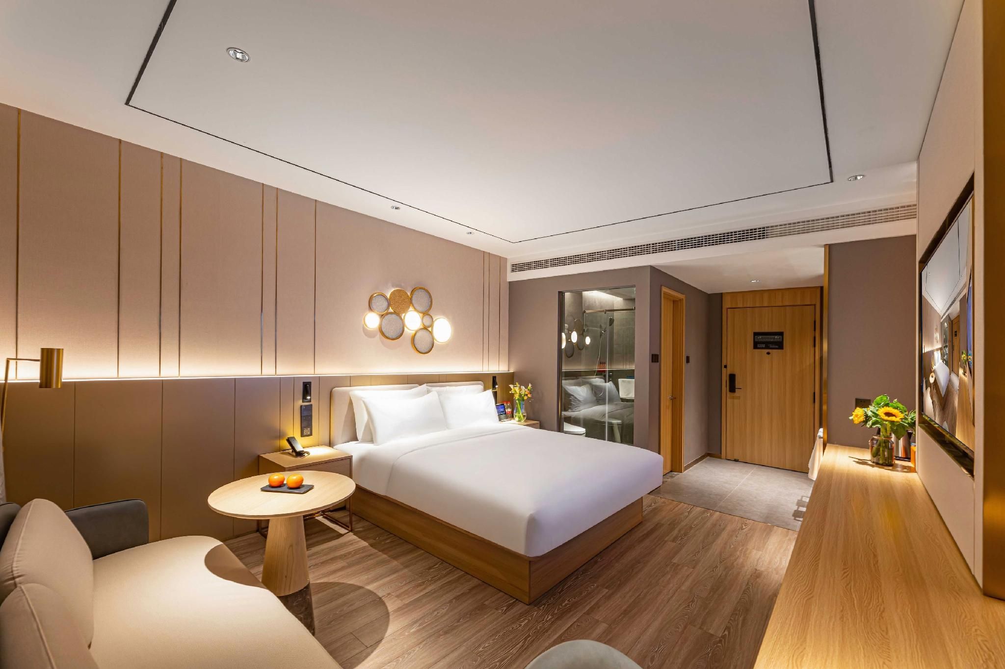 Queen Superior Room