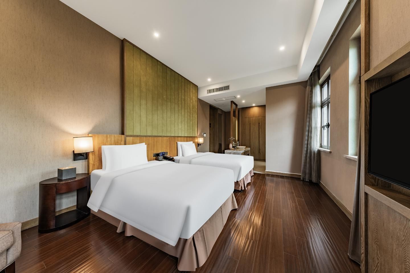 Dossen - Deluxe Family Room