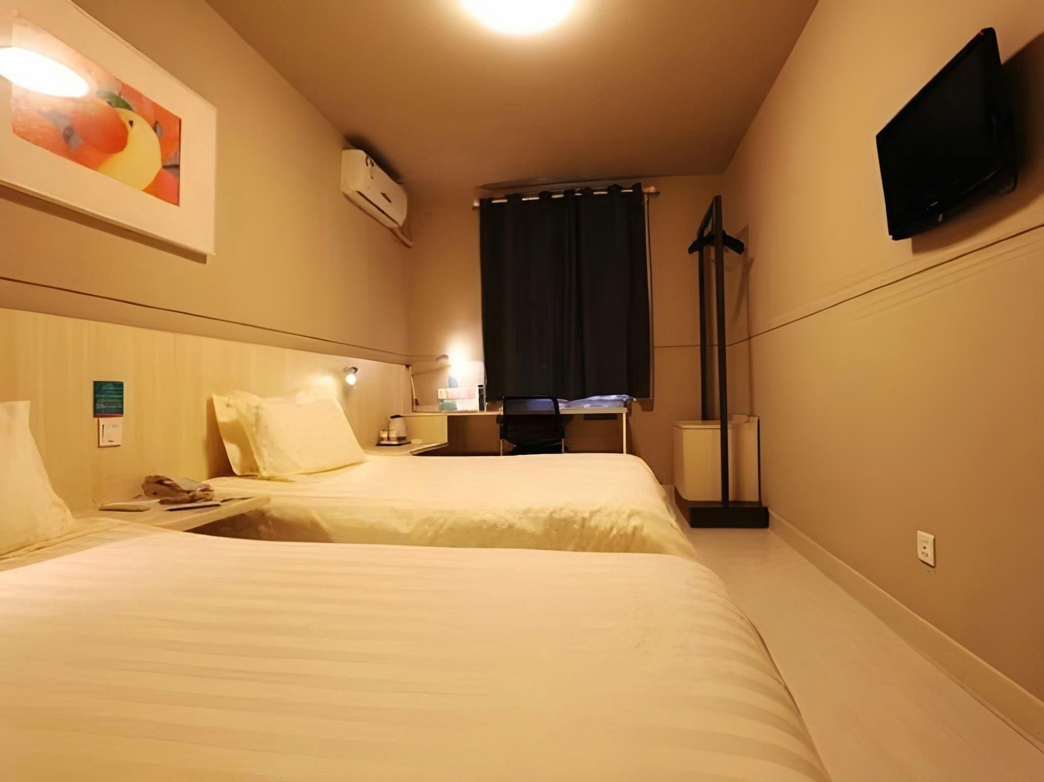 WH - Superior Bed Room