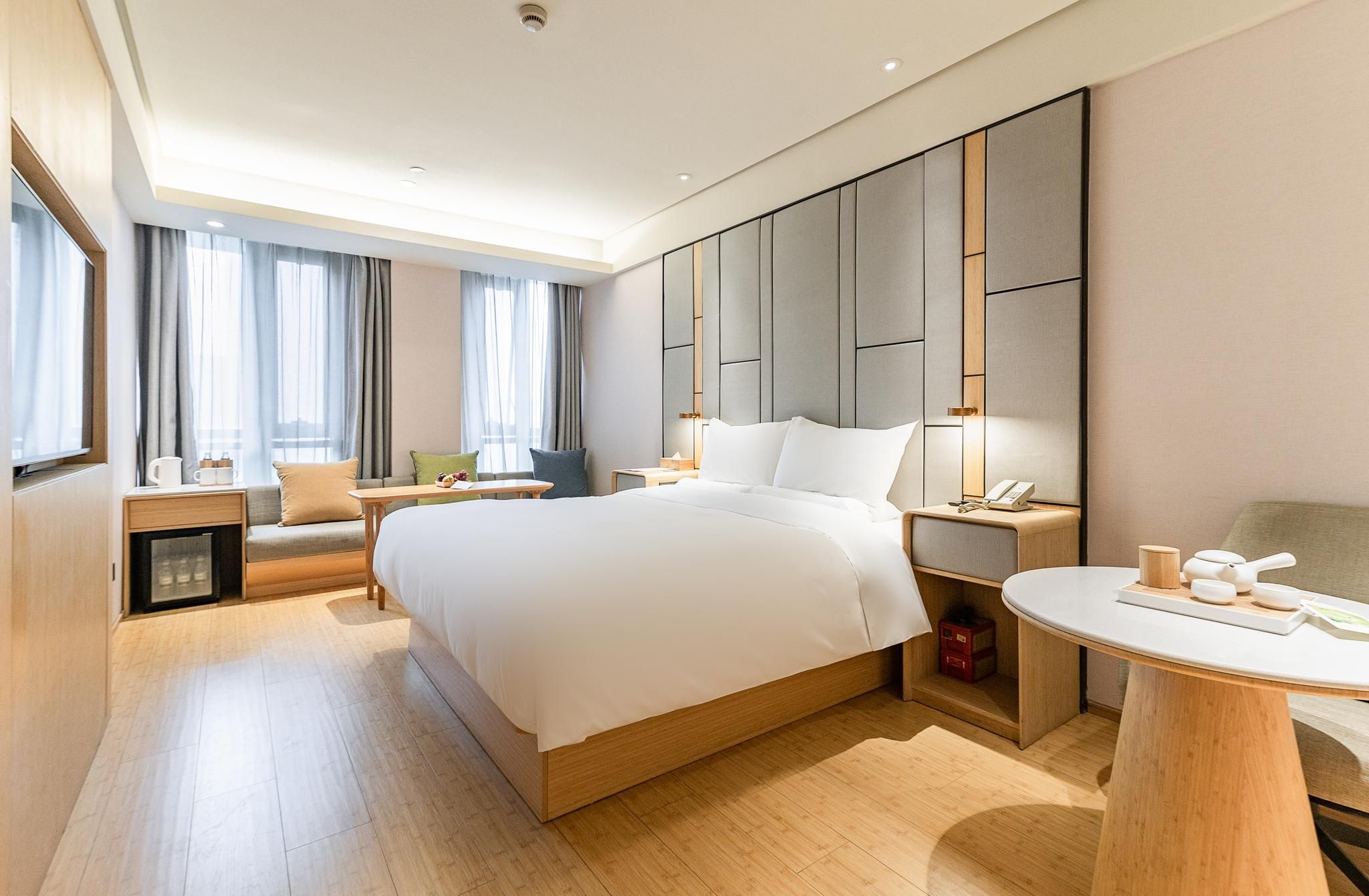 Business Queen Bed Room