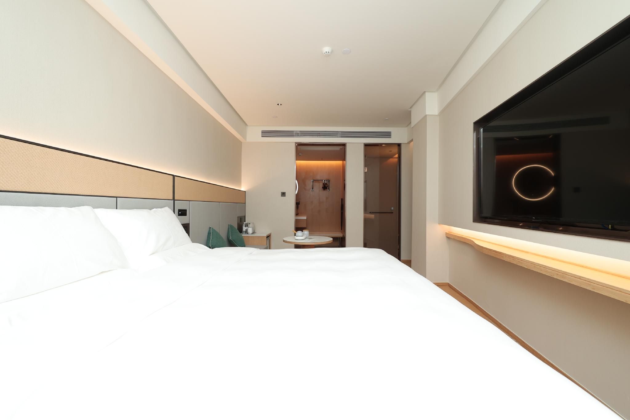 Business Queen Bed Room