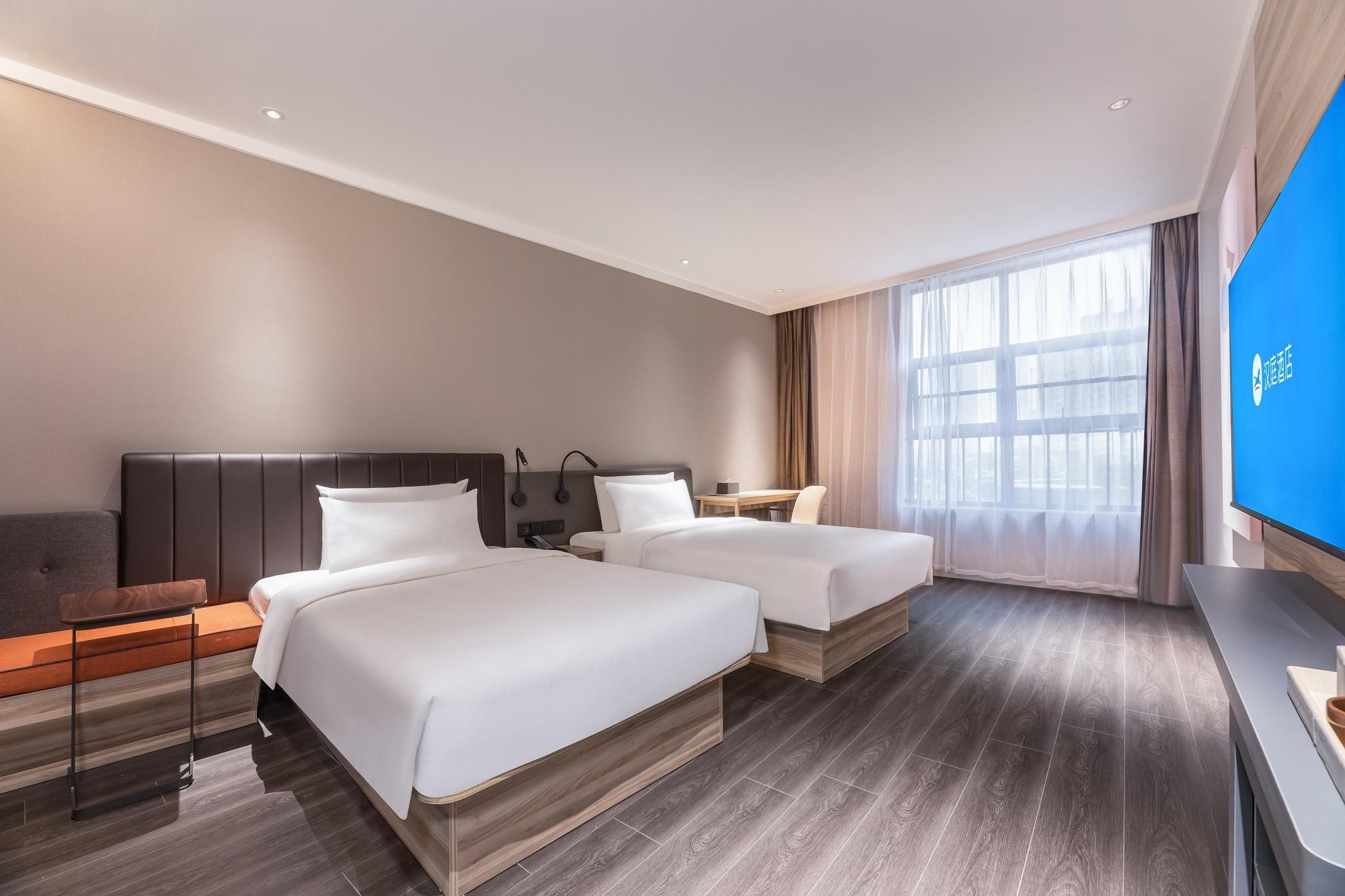 Twin Business Room