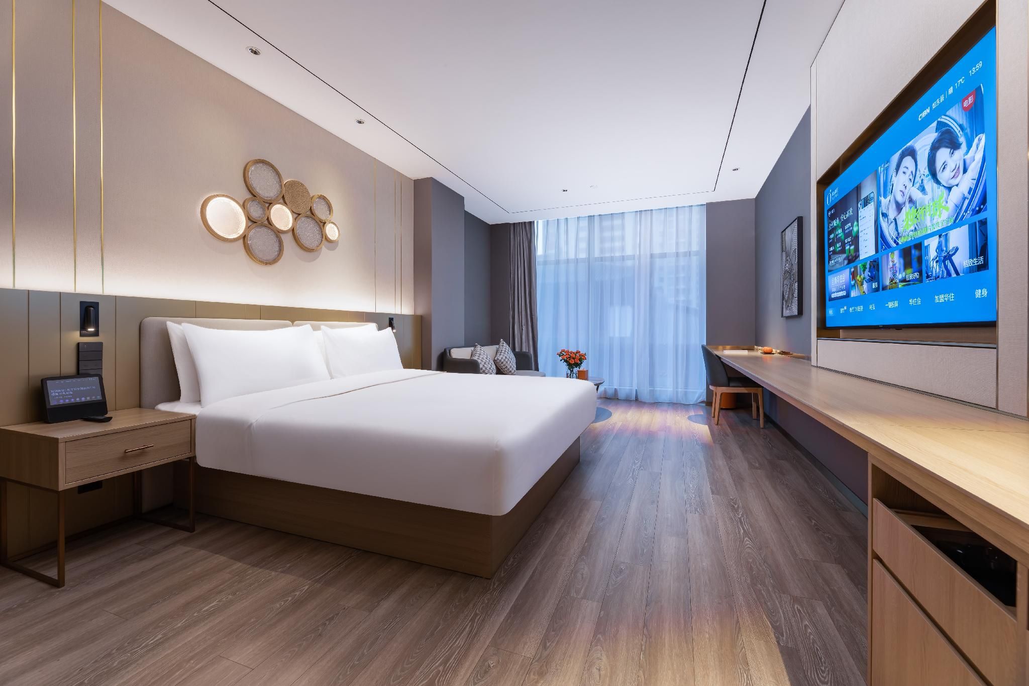 Queen Superior Room