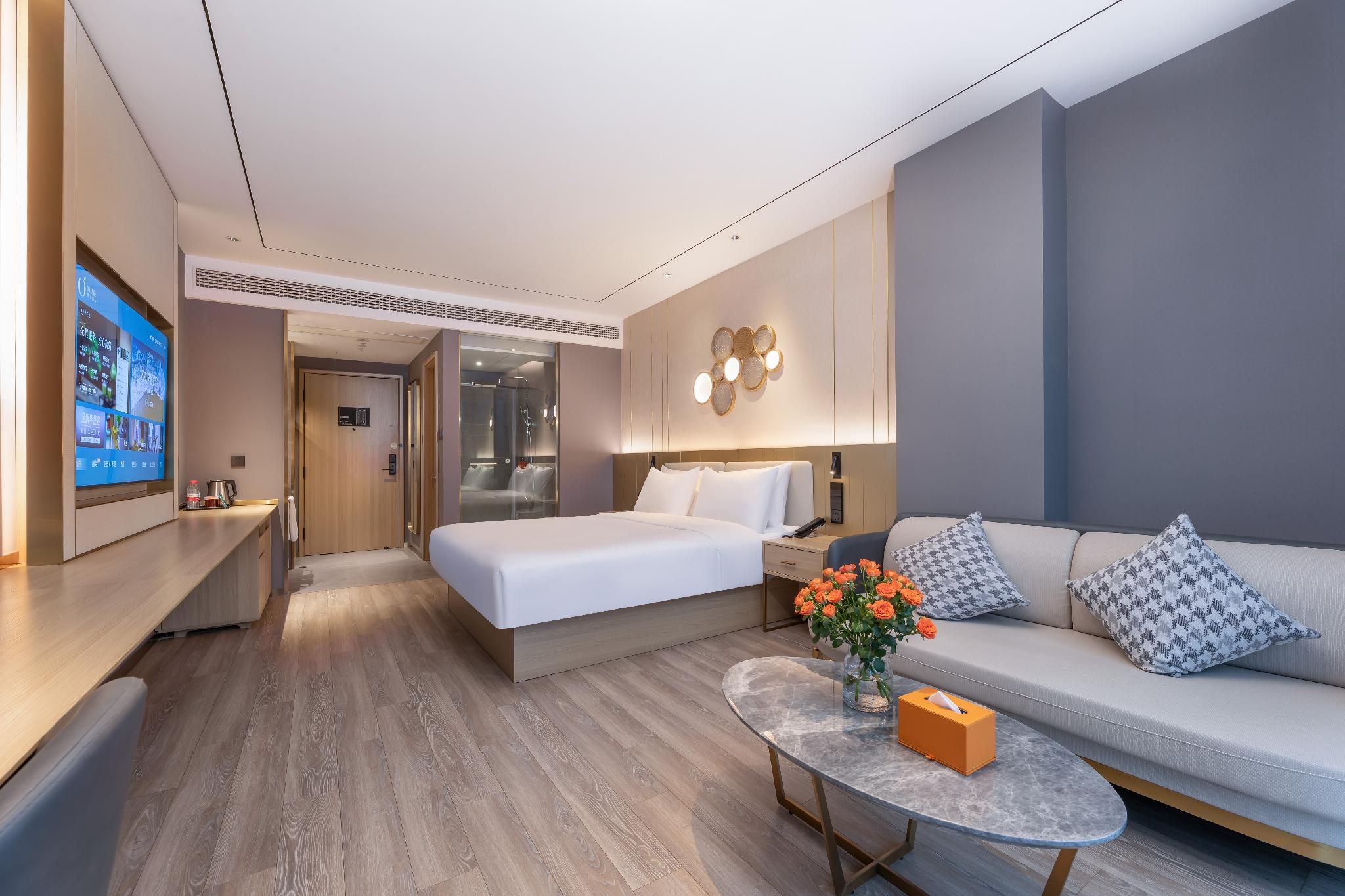 Queen Superior Room