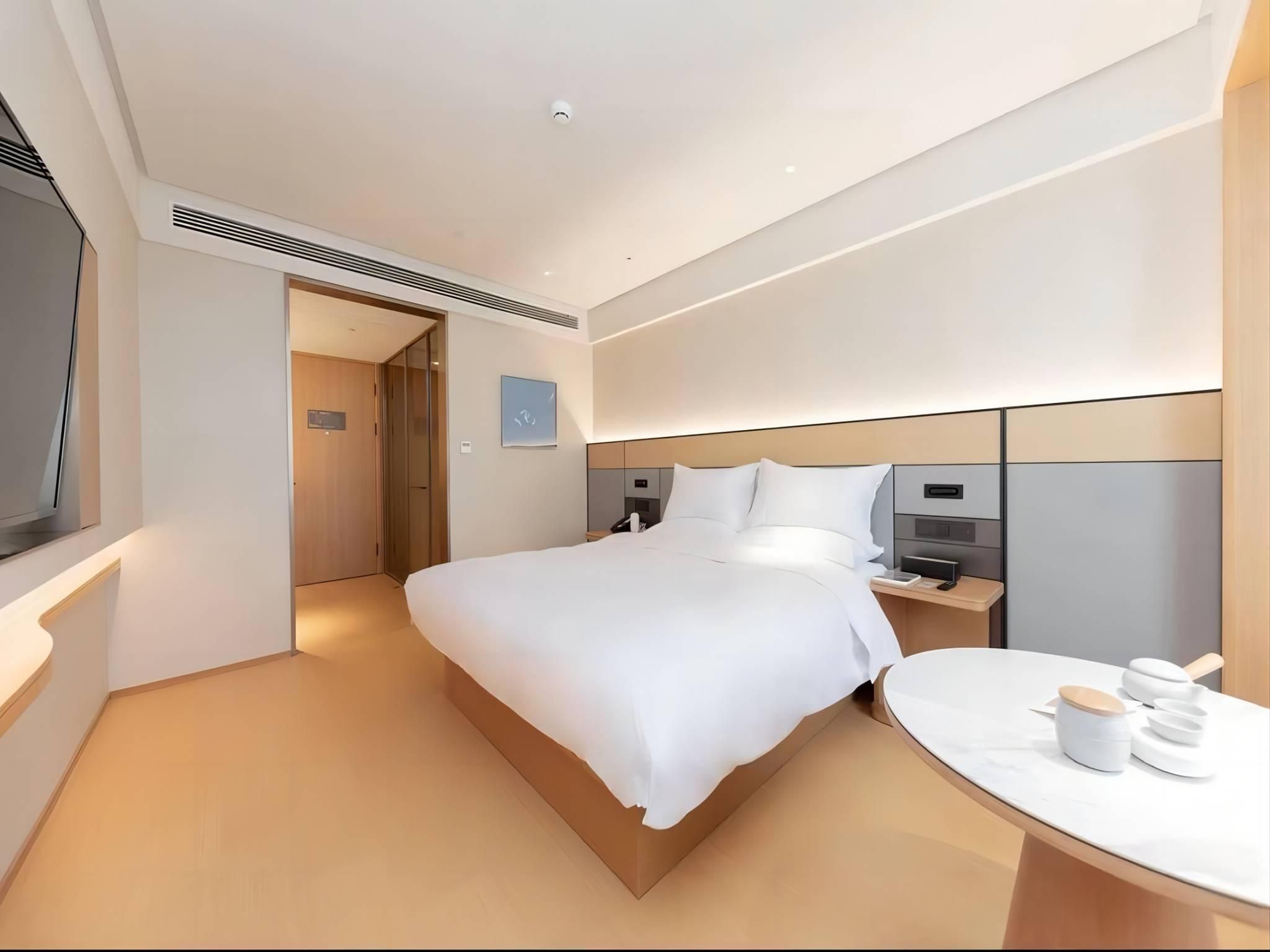 Business Queen Bed Room