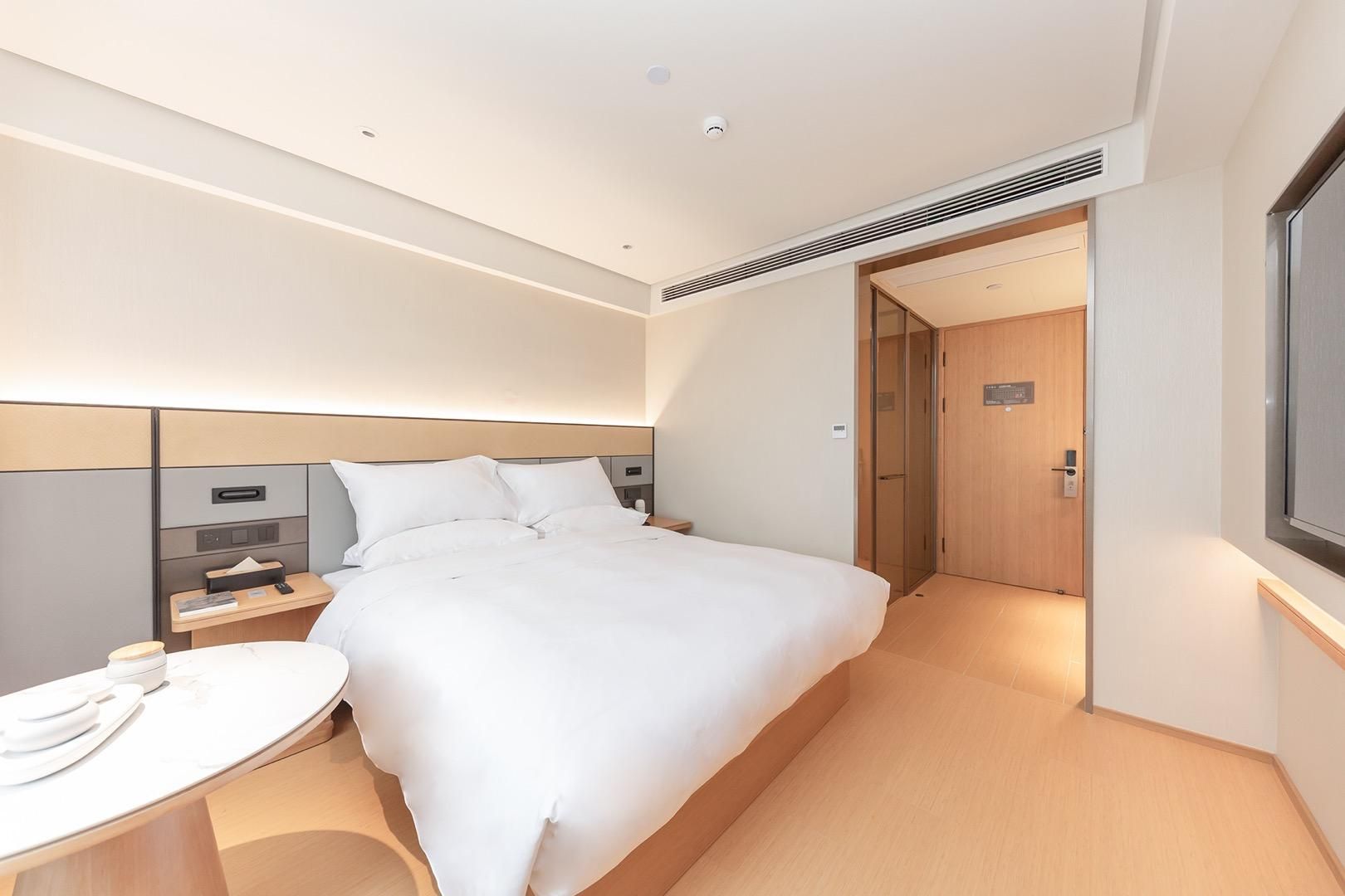 Business Queen Bed Room