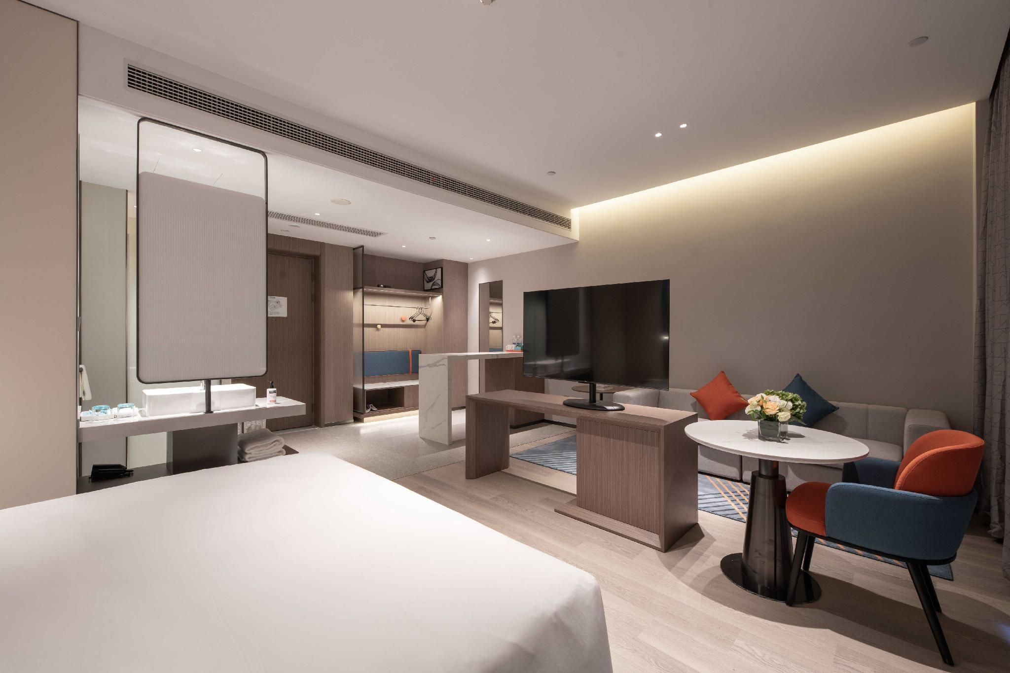 1 King Suite