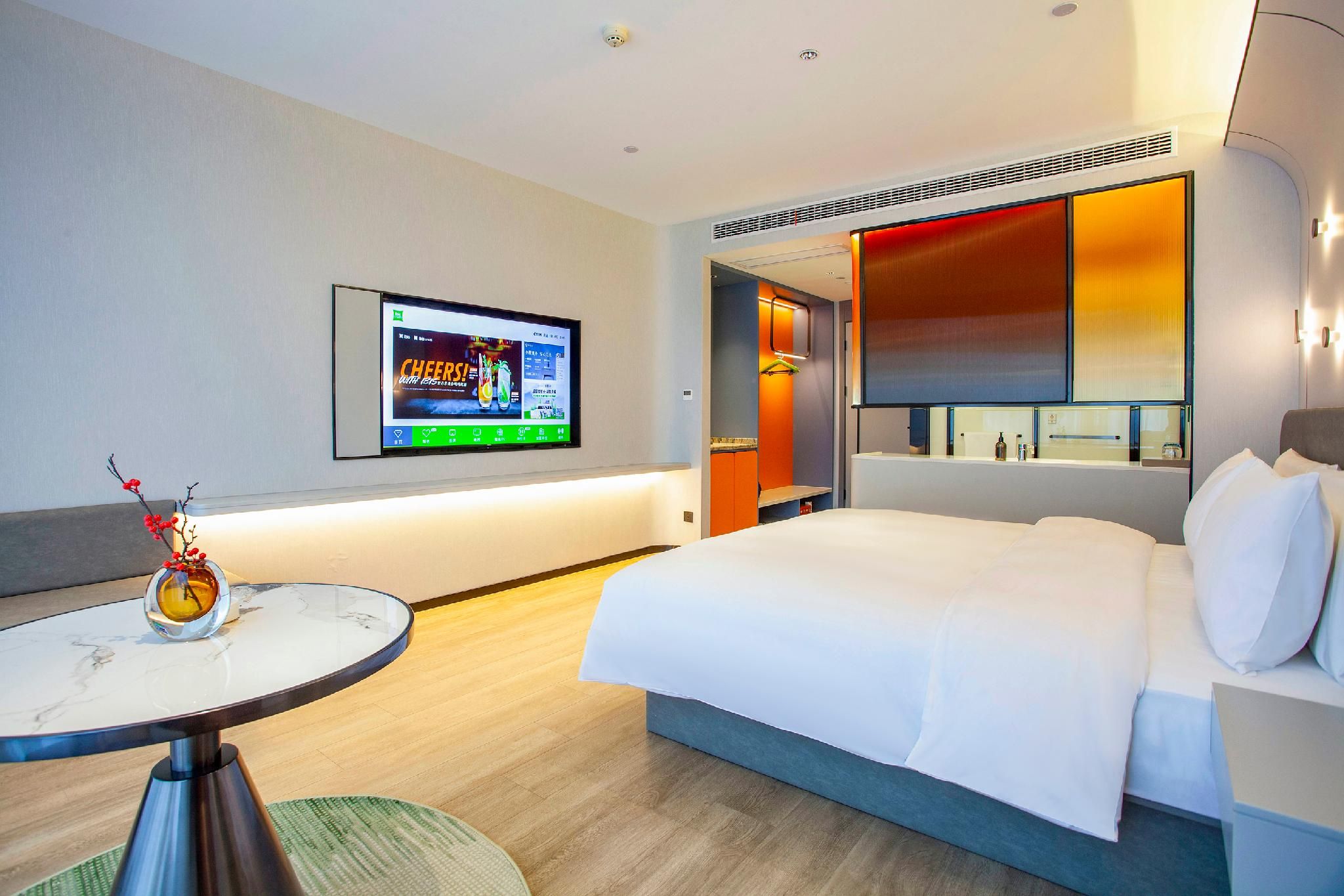Huazhu - Deluxe Bed Room