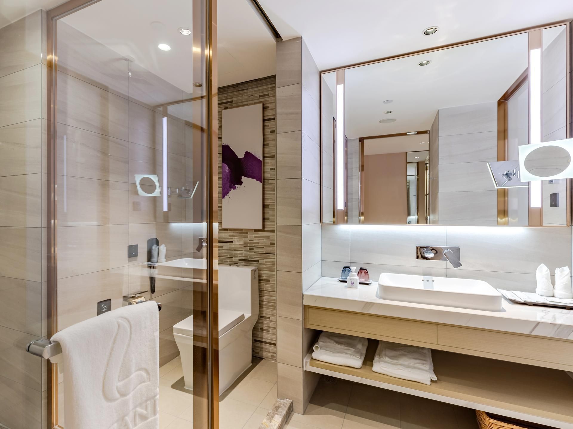 WH - Deluxe Room Twin