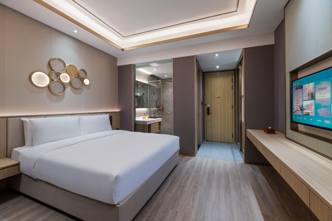 Huazhu - Room With Bed