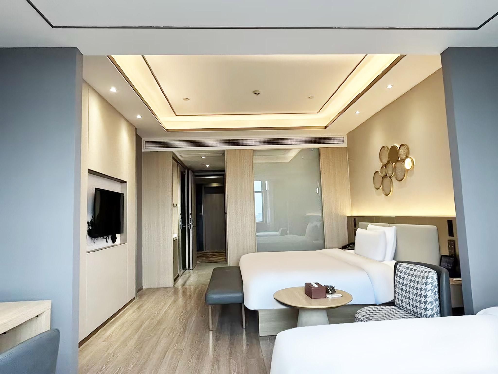 Deluxe Family Room, Guest room