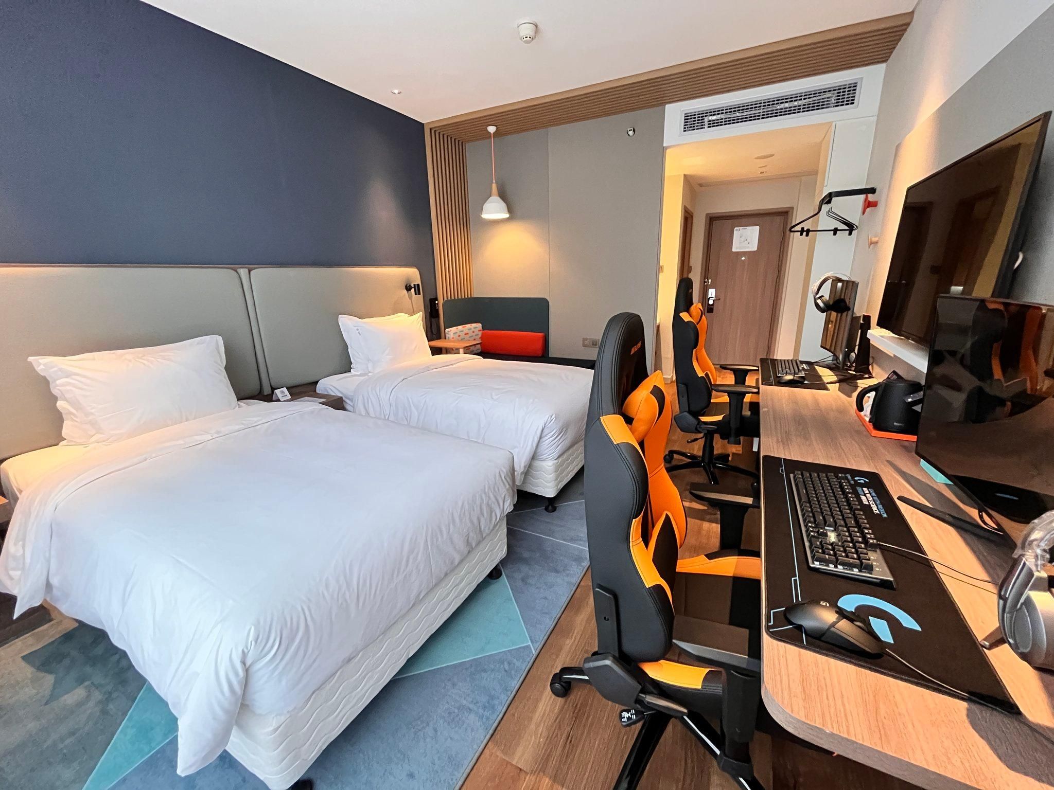 2 Twin Standard ESport Room