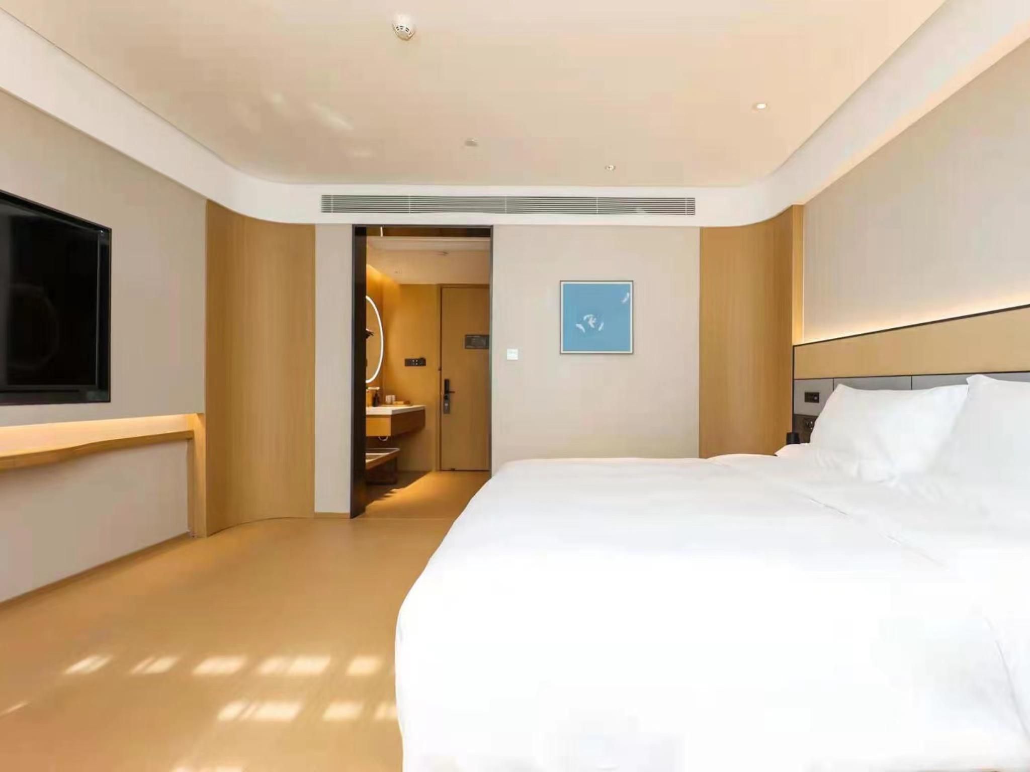 Business Queen Bed Room