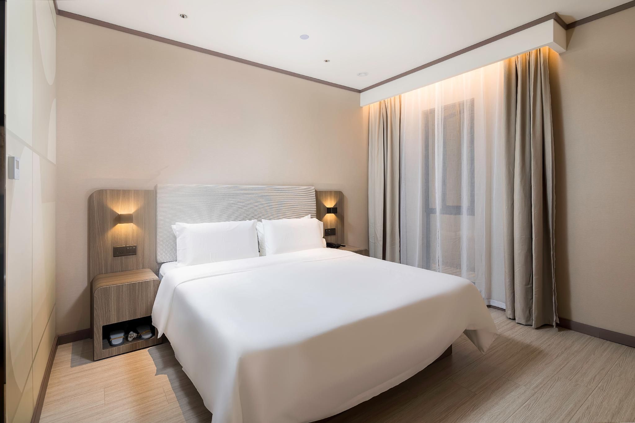 Huazhu - Superior BedRoom