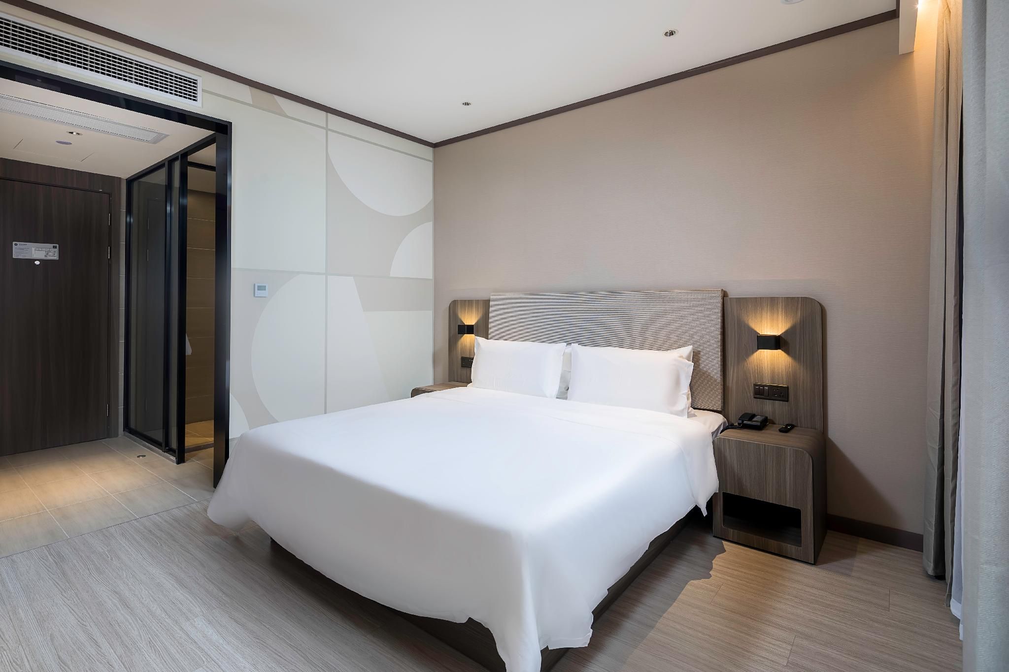 Huazhu - Superior BedRoom