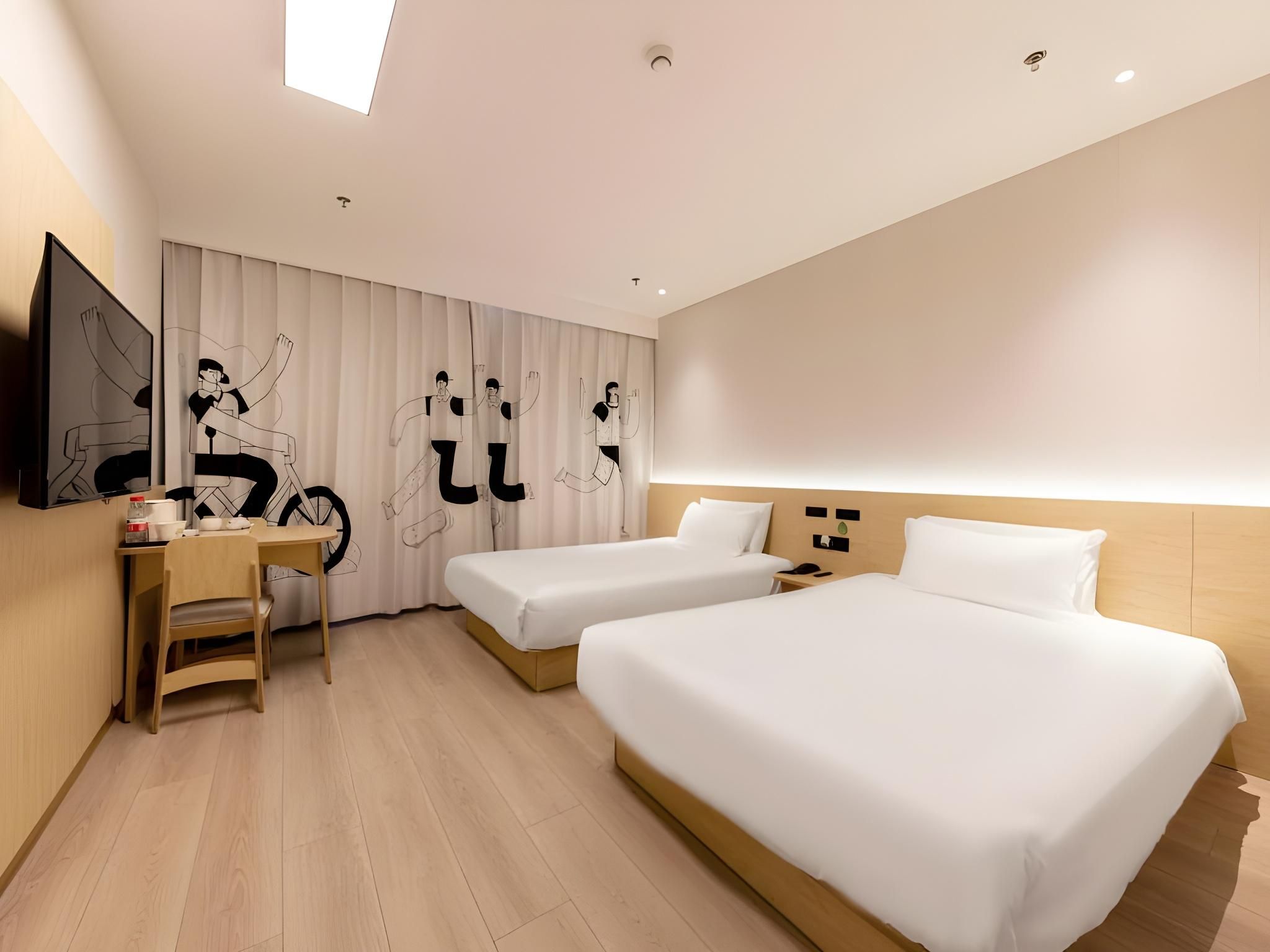 Huazhu - Family Room