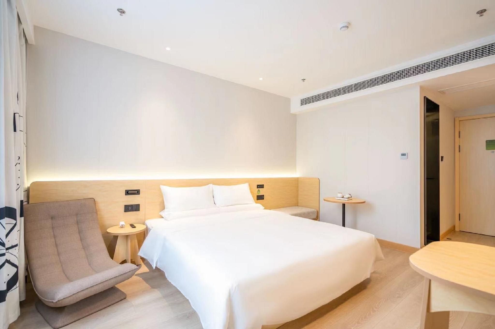 Business Queen Bed Room