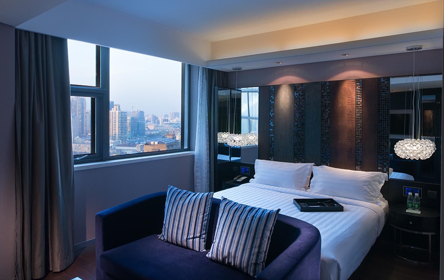 Huazhu - Room With Bed
