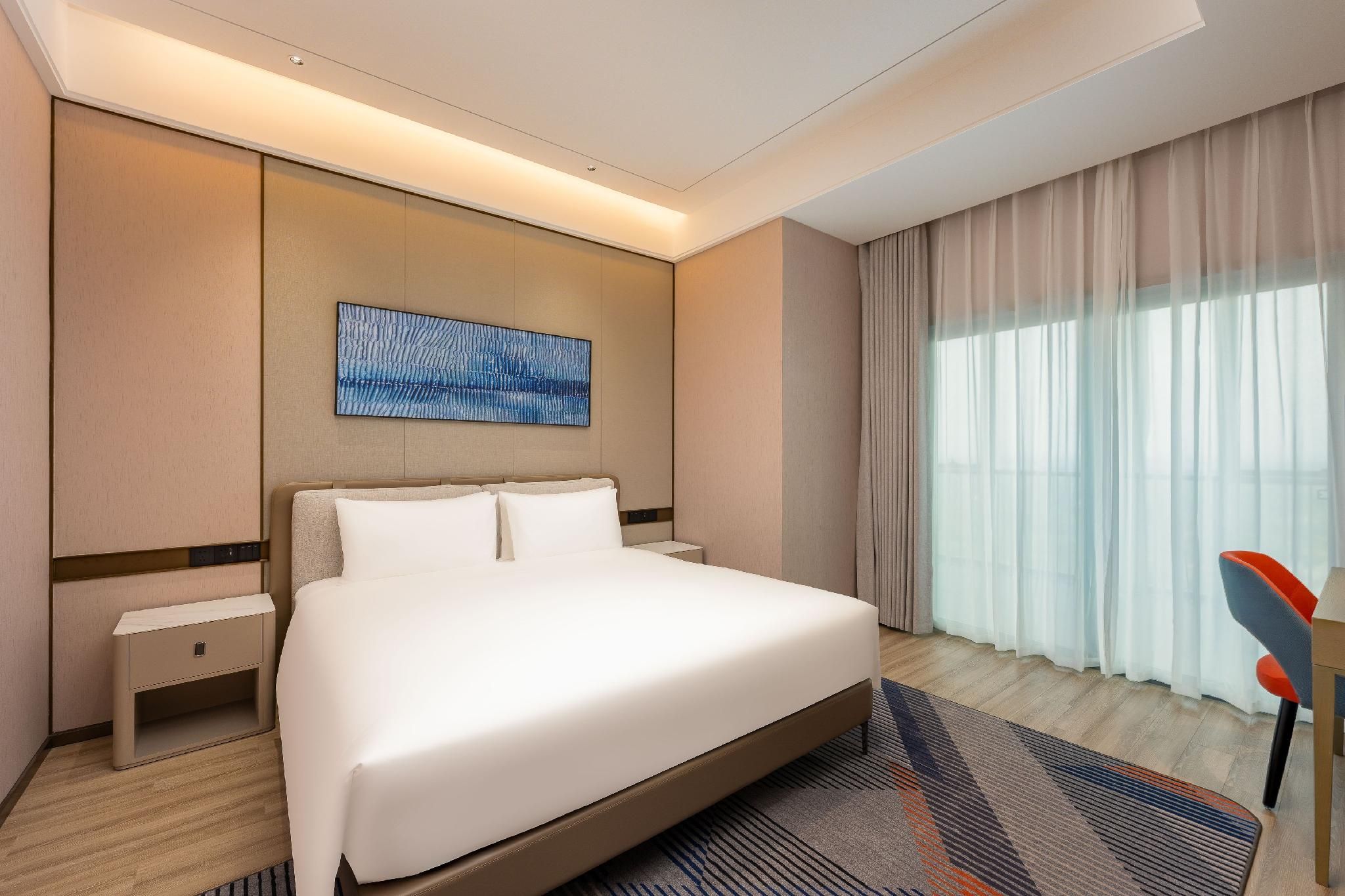2 Bedroom Suite 1 King and 1 Queen
