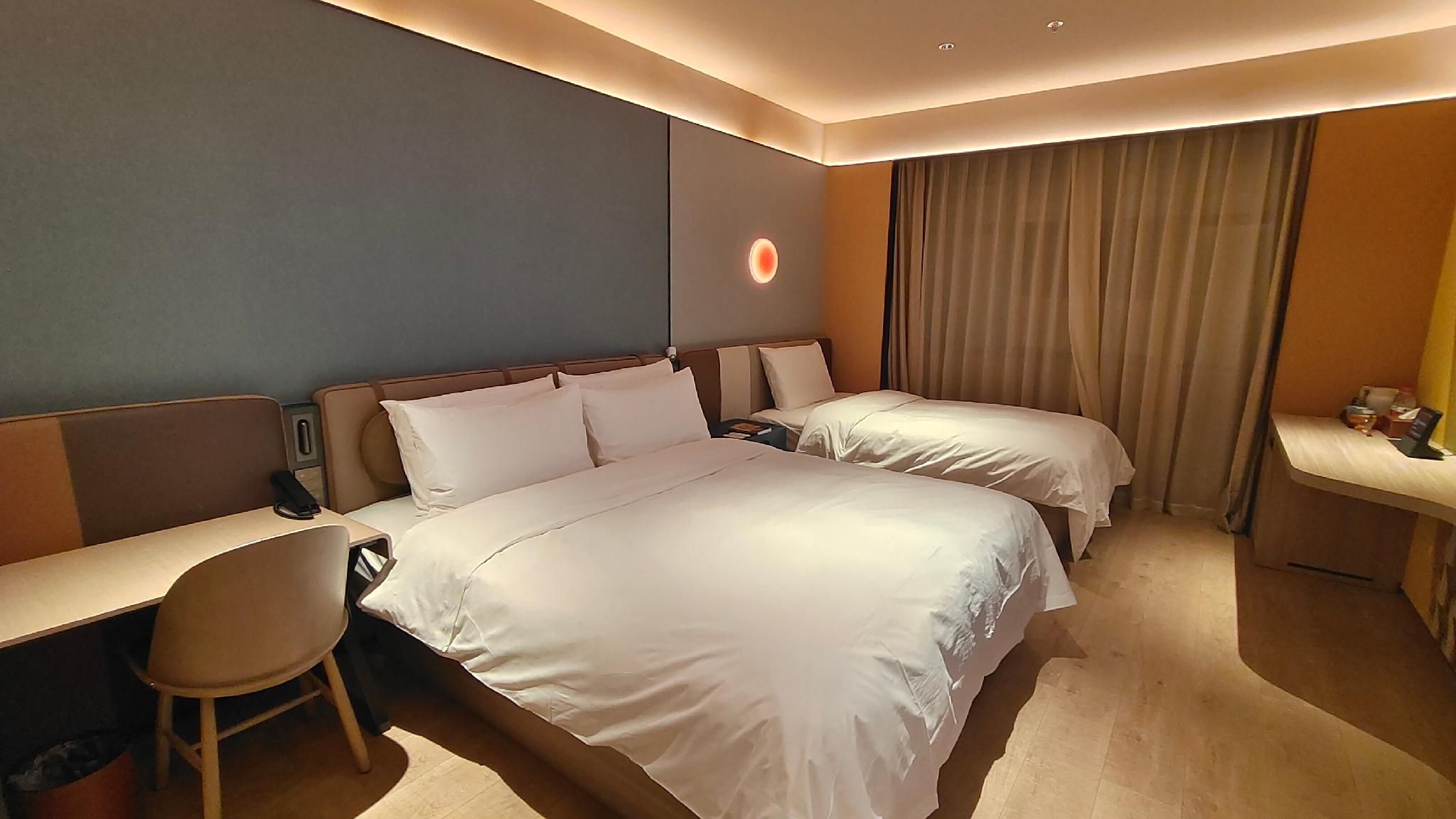 Huazhu - Bonding Room