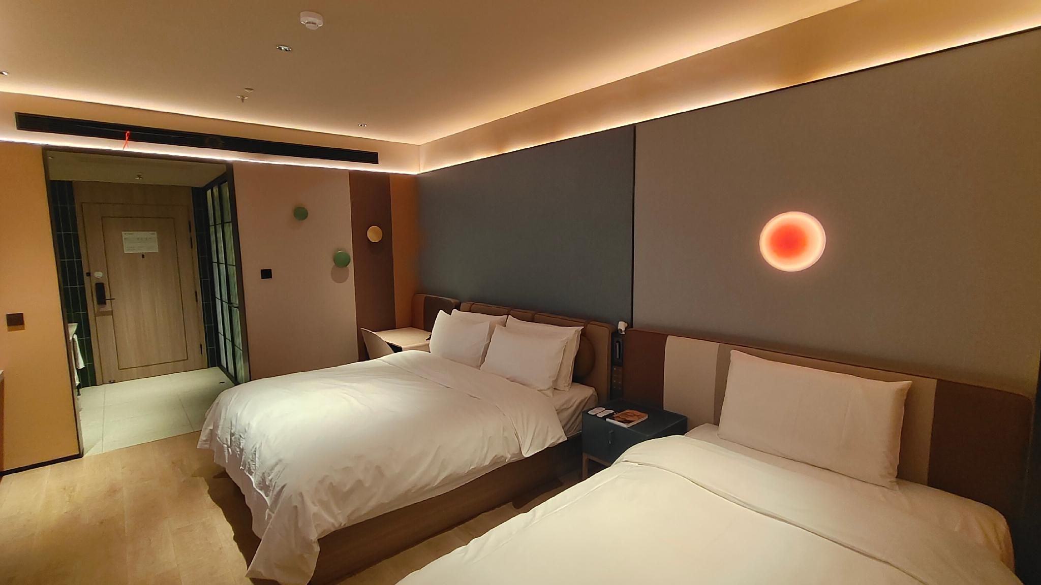 Huazhu - Bonding Room