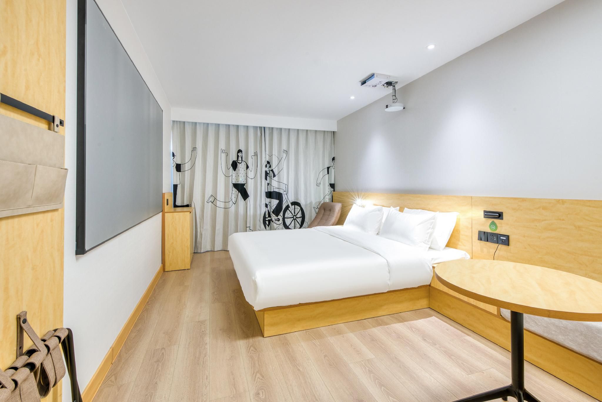 Huazhu - Visual Superior 1 Bed Room