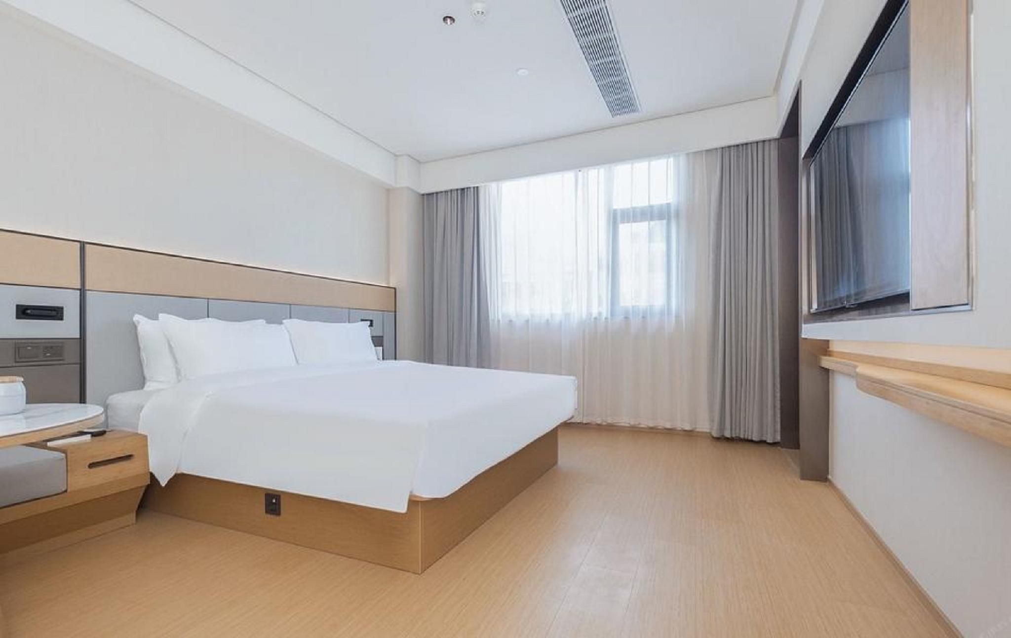 Huazhu - Superior BedRoom
