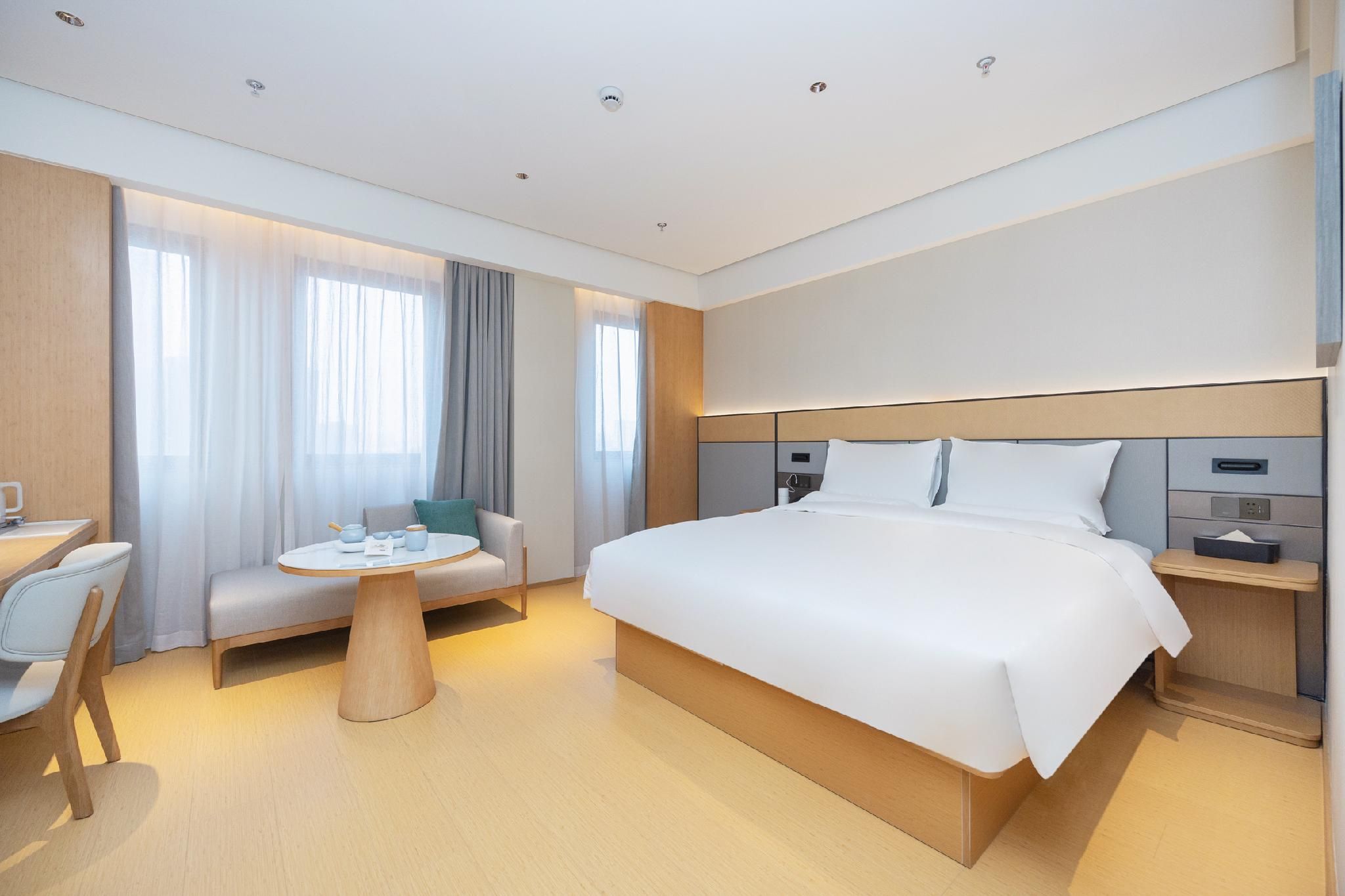 Business Queen Bed Room