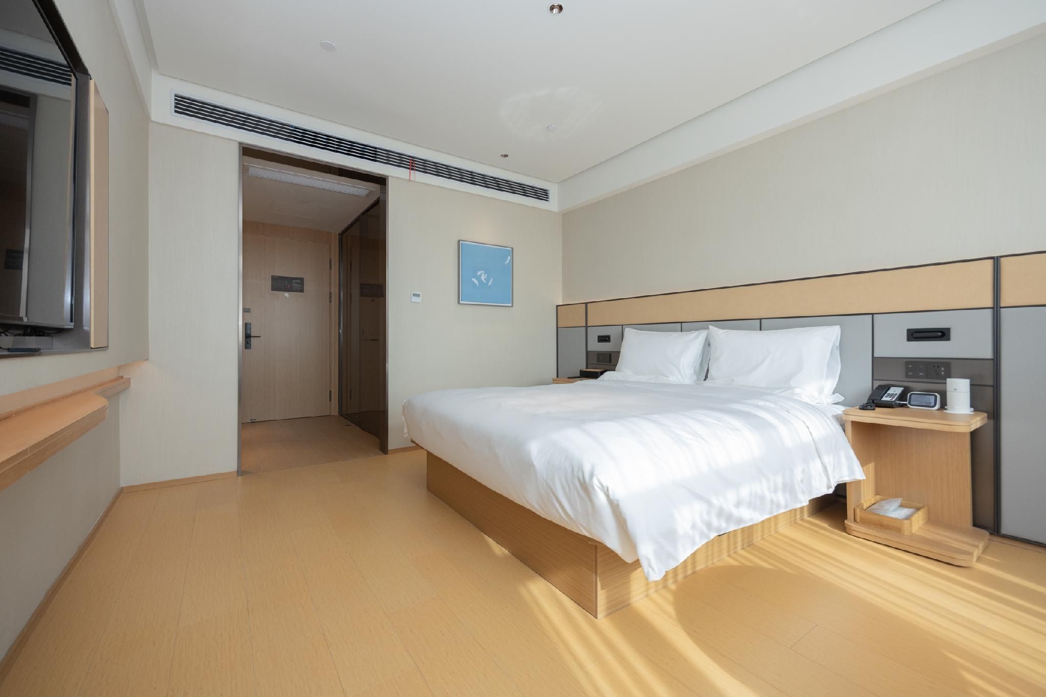 Business Queen Bed Room