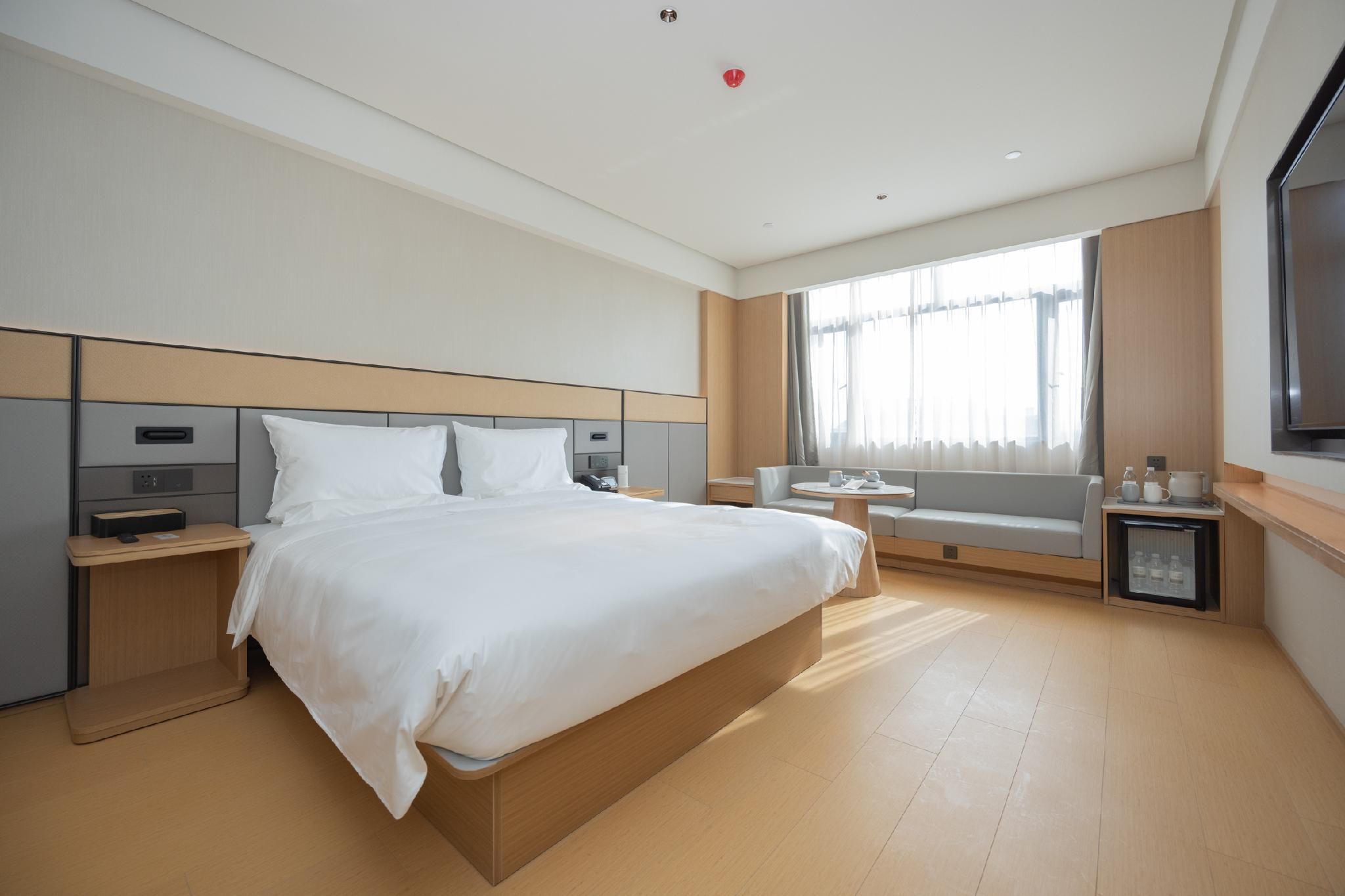 Business Queen Bed Room