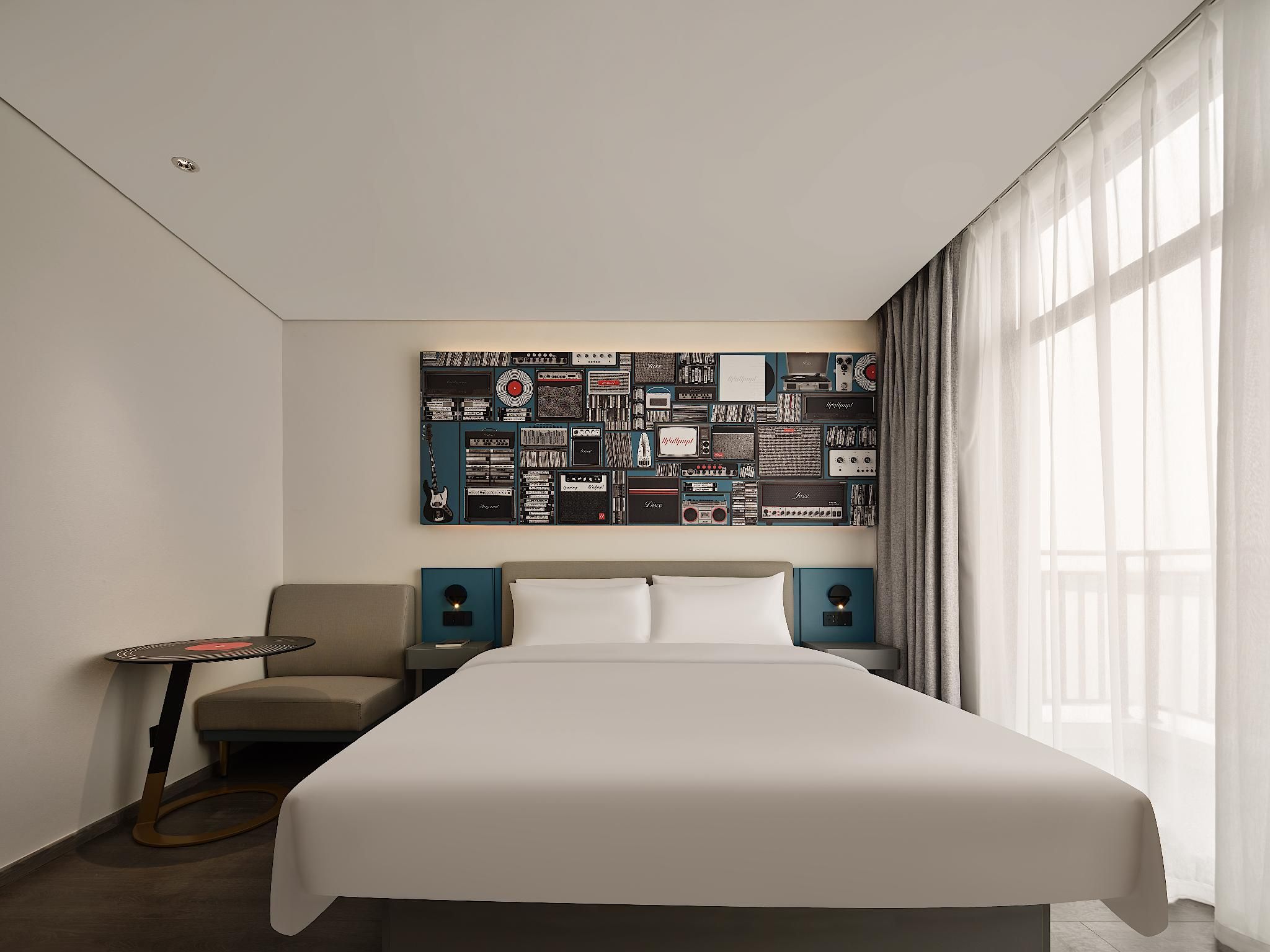 Huazhu - Room With View
