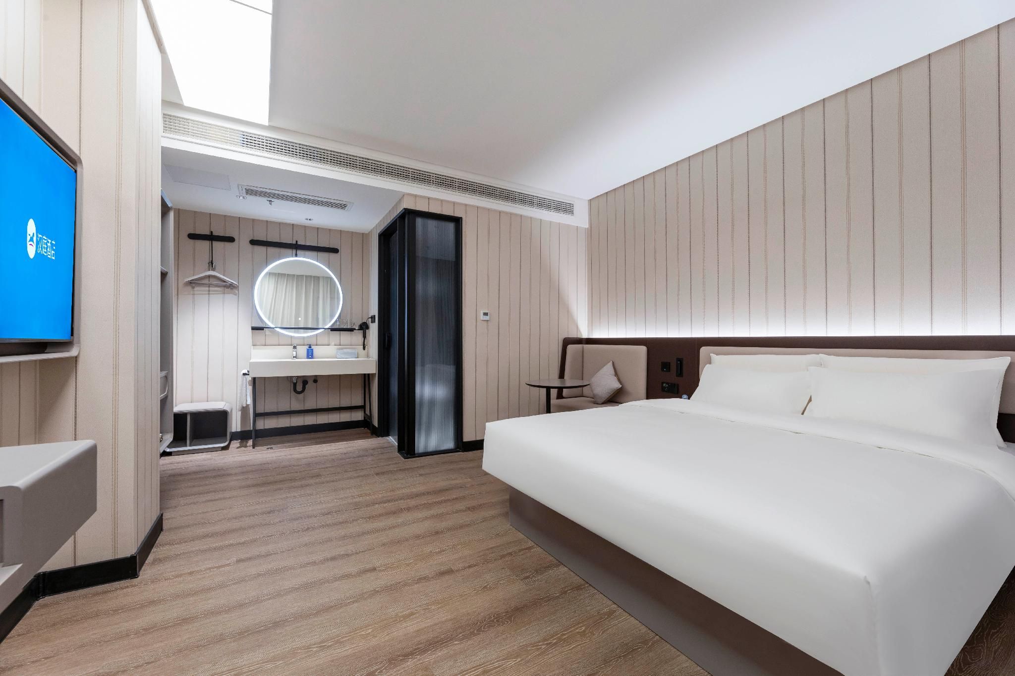 Business Queen Bed Room