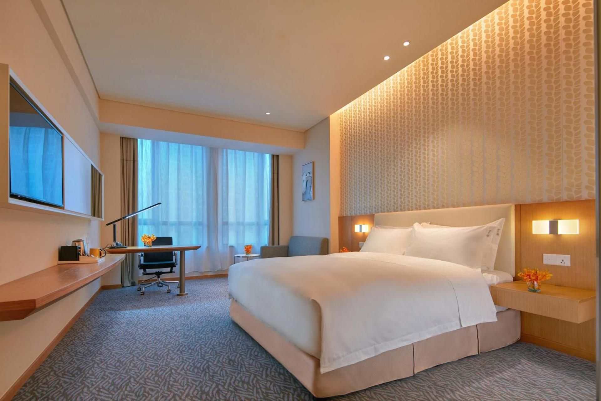 1 King Standard Smart Room