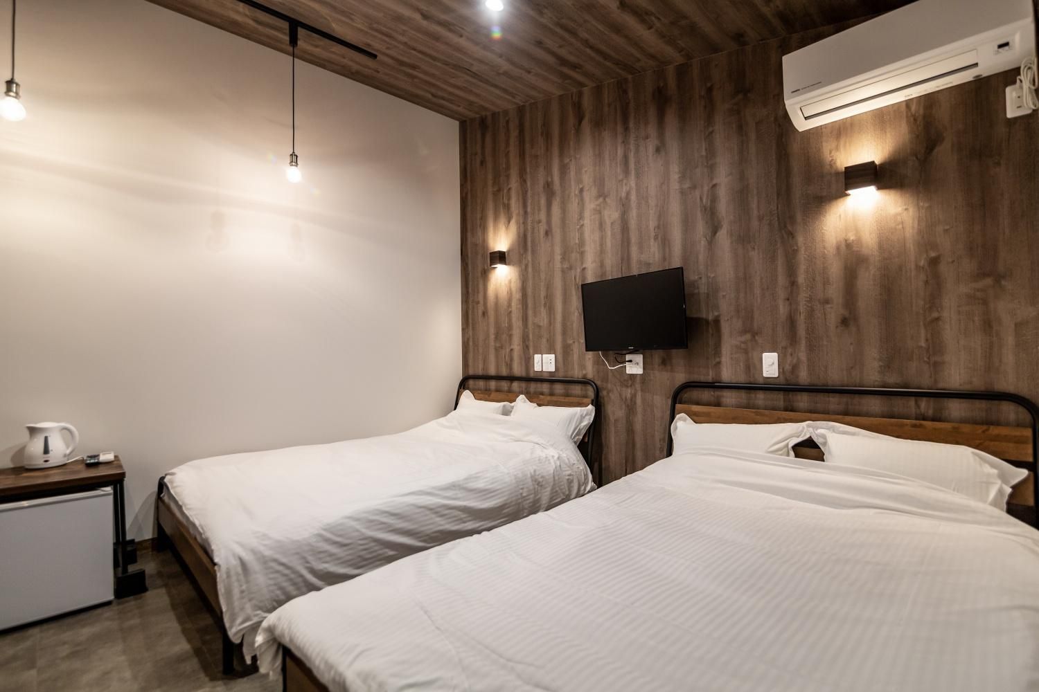 Wide Twin Room - Non-Smoking