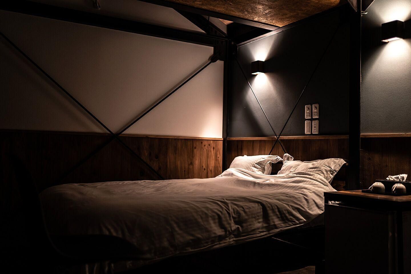 Double Room Economy