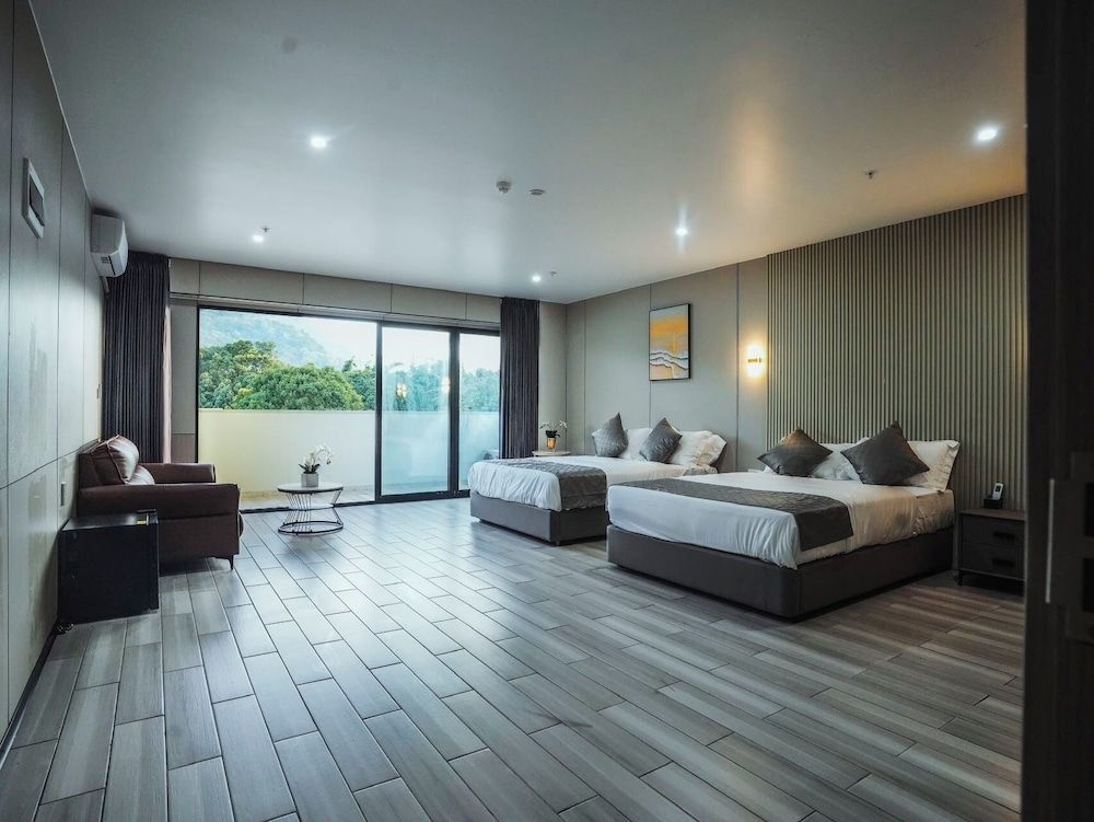 Taufusi Hotel Deluxe Twin Room, Balcony, City View 2