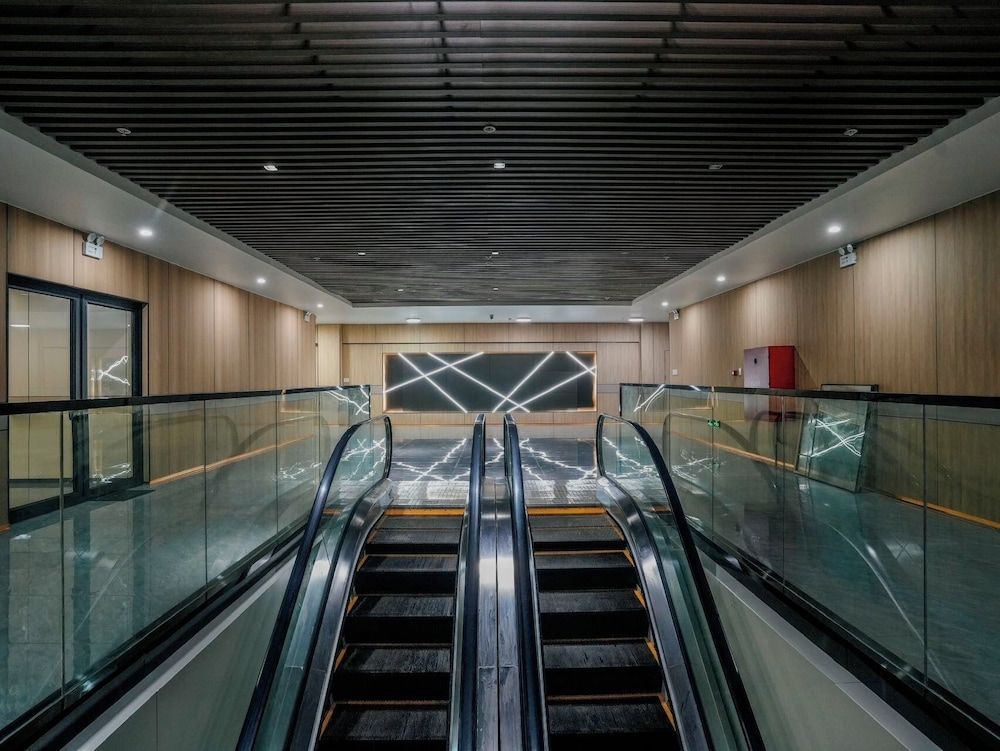 Handrails in stairways