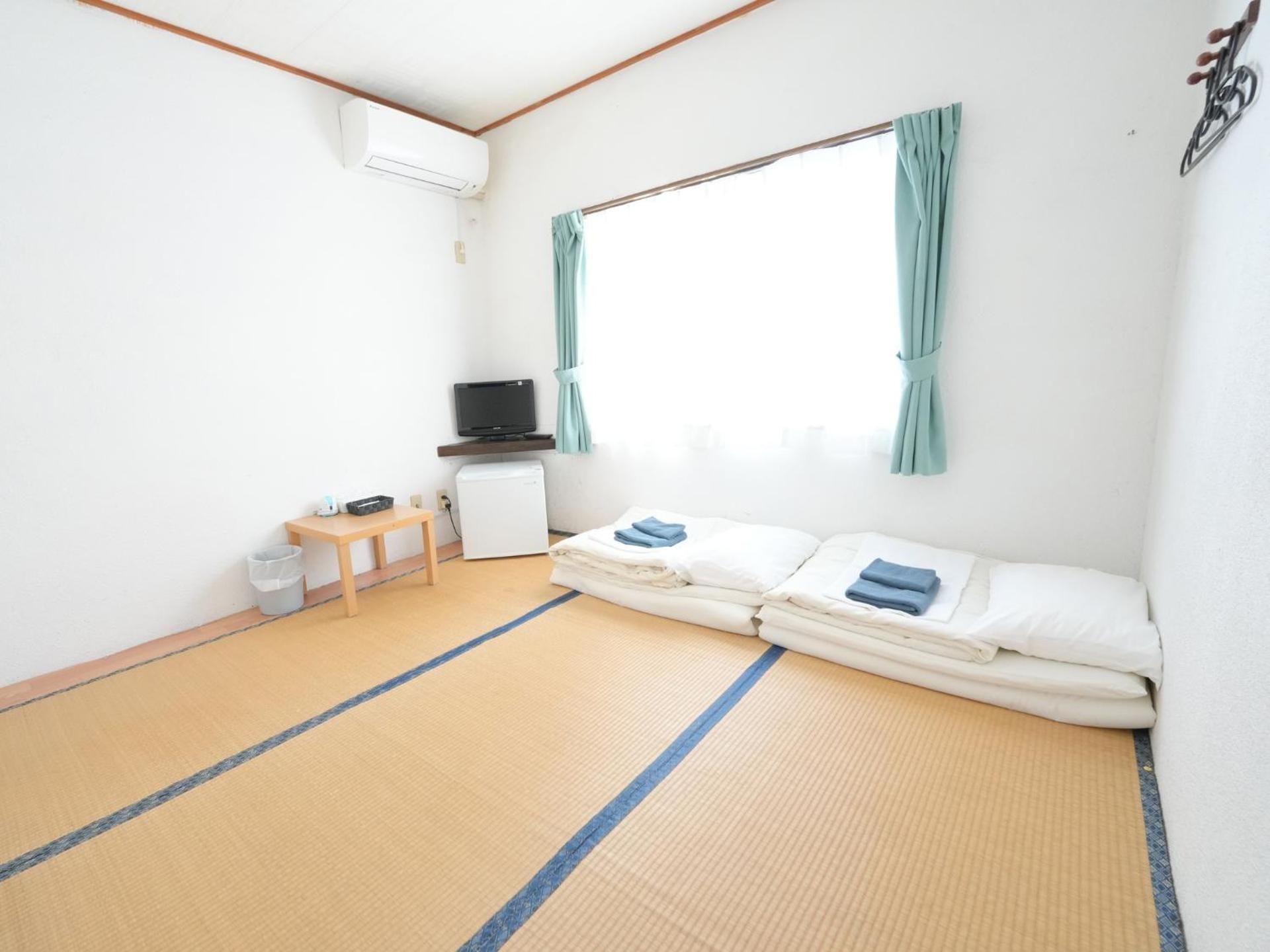 Twin Room with Shared Toilet