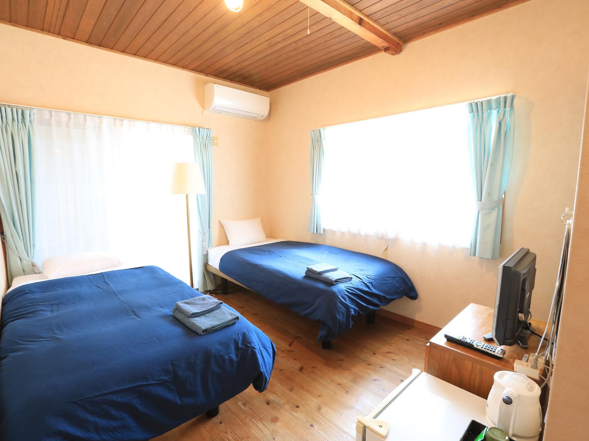 Twin Room with Shower