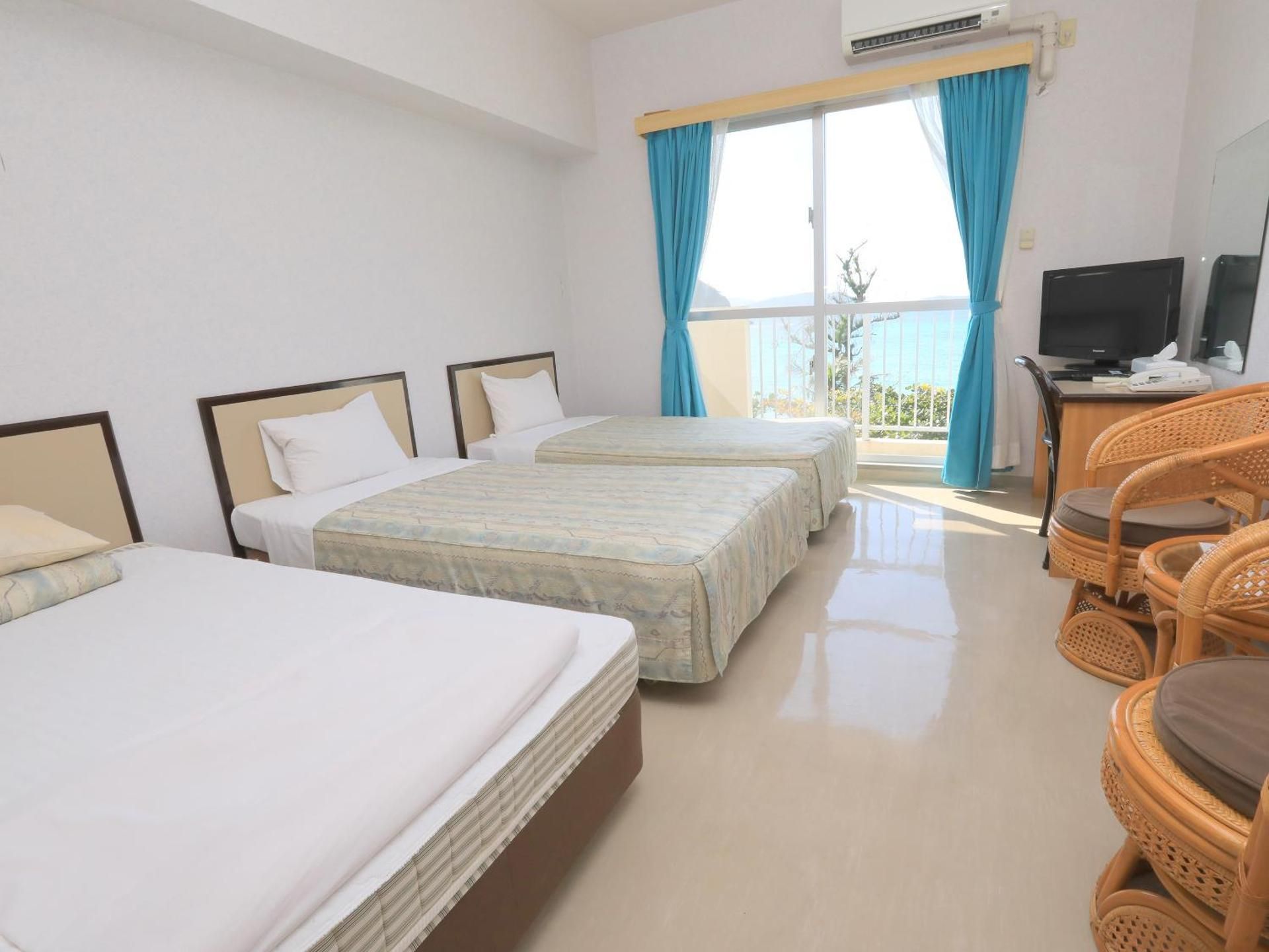 Triple Room with Sea View