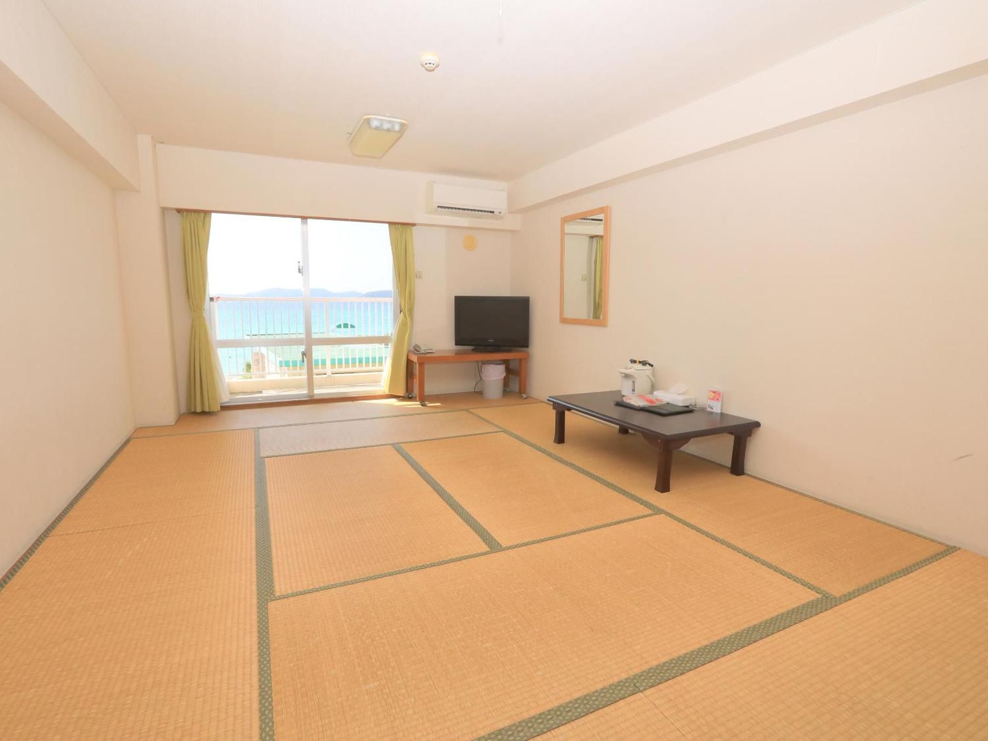 Japanese-Style Family Room with Sea View