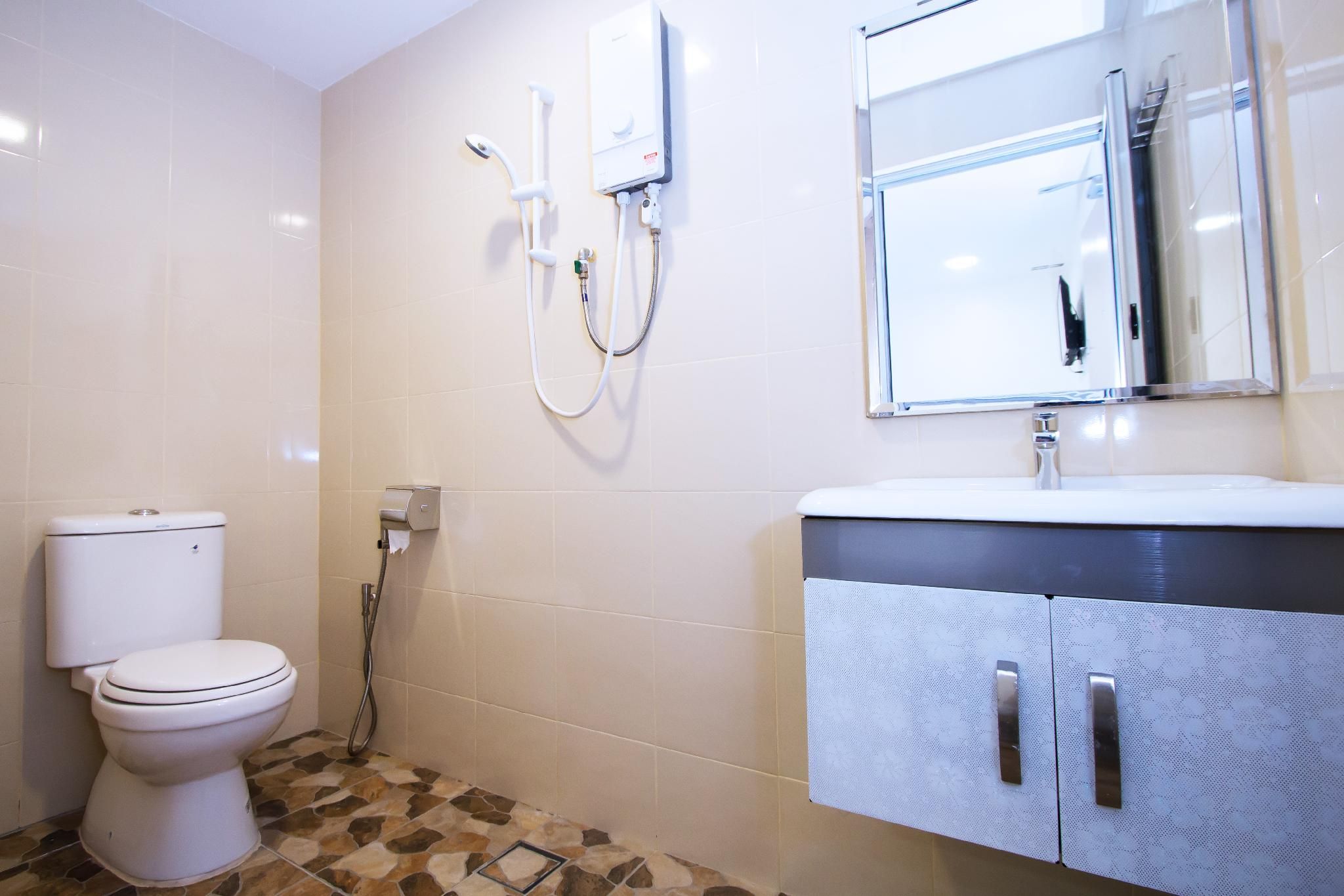 Moderate Triple Room - Non-Smoking