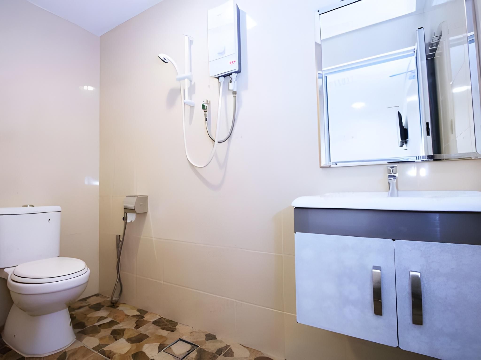 Star Romantic Hotel Deluxe Triple Room 2