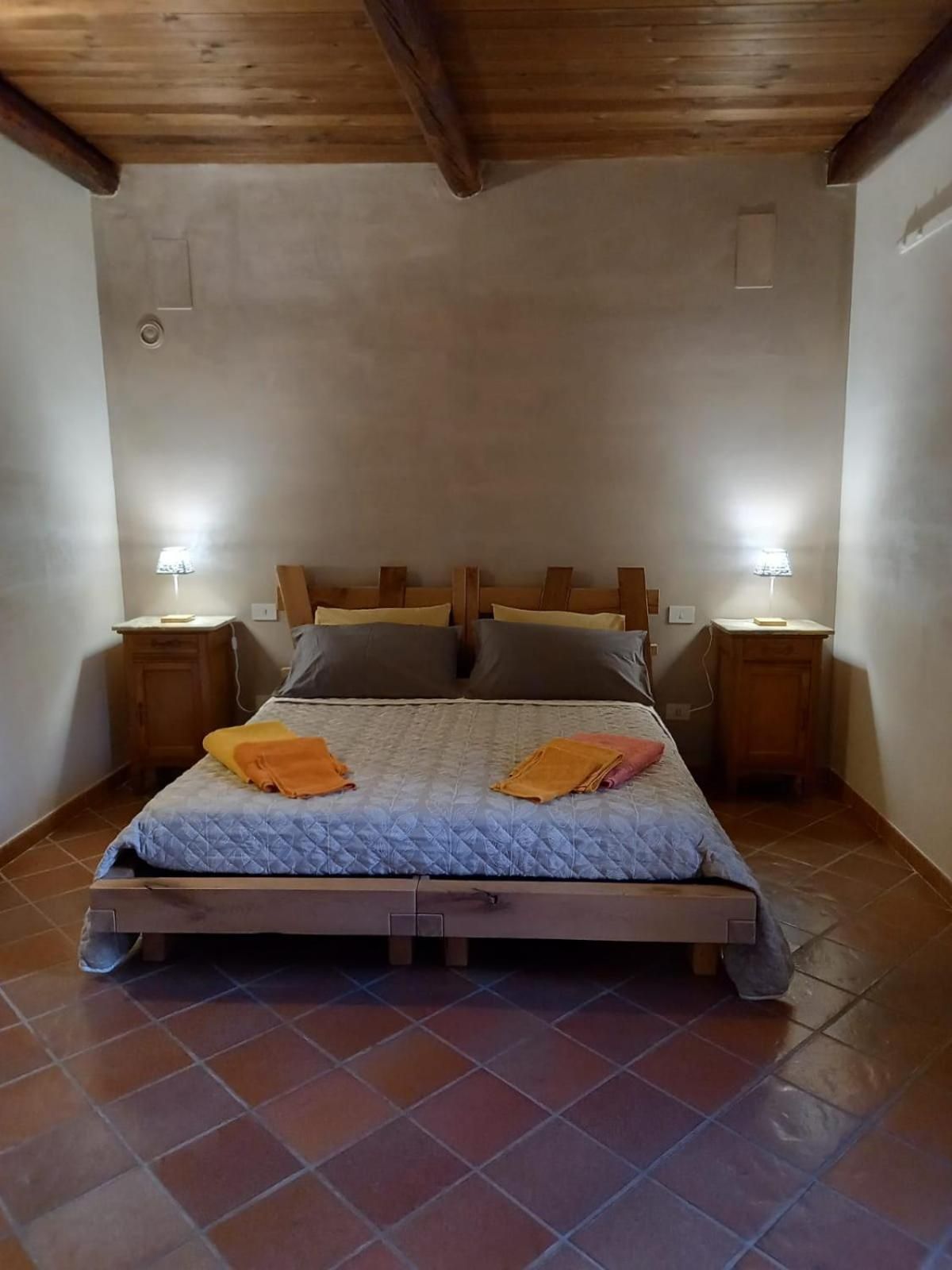 Double or Twin Room with Mountain View