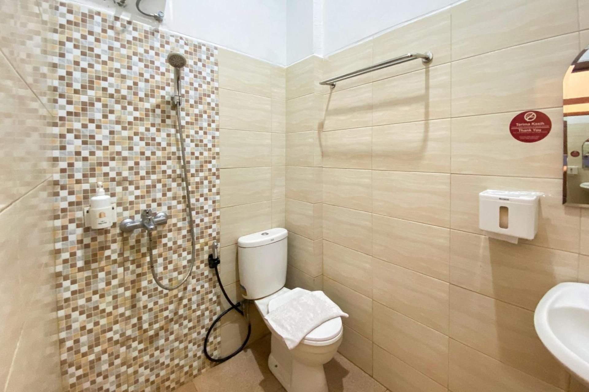 Hotel Dioba Gite Syariah Bengkulu Mitra RedDoorz Standard Room 2