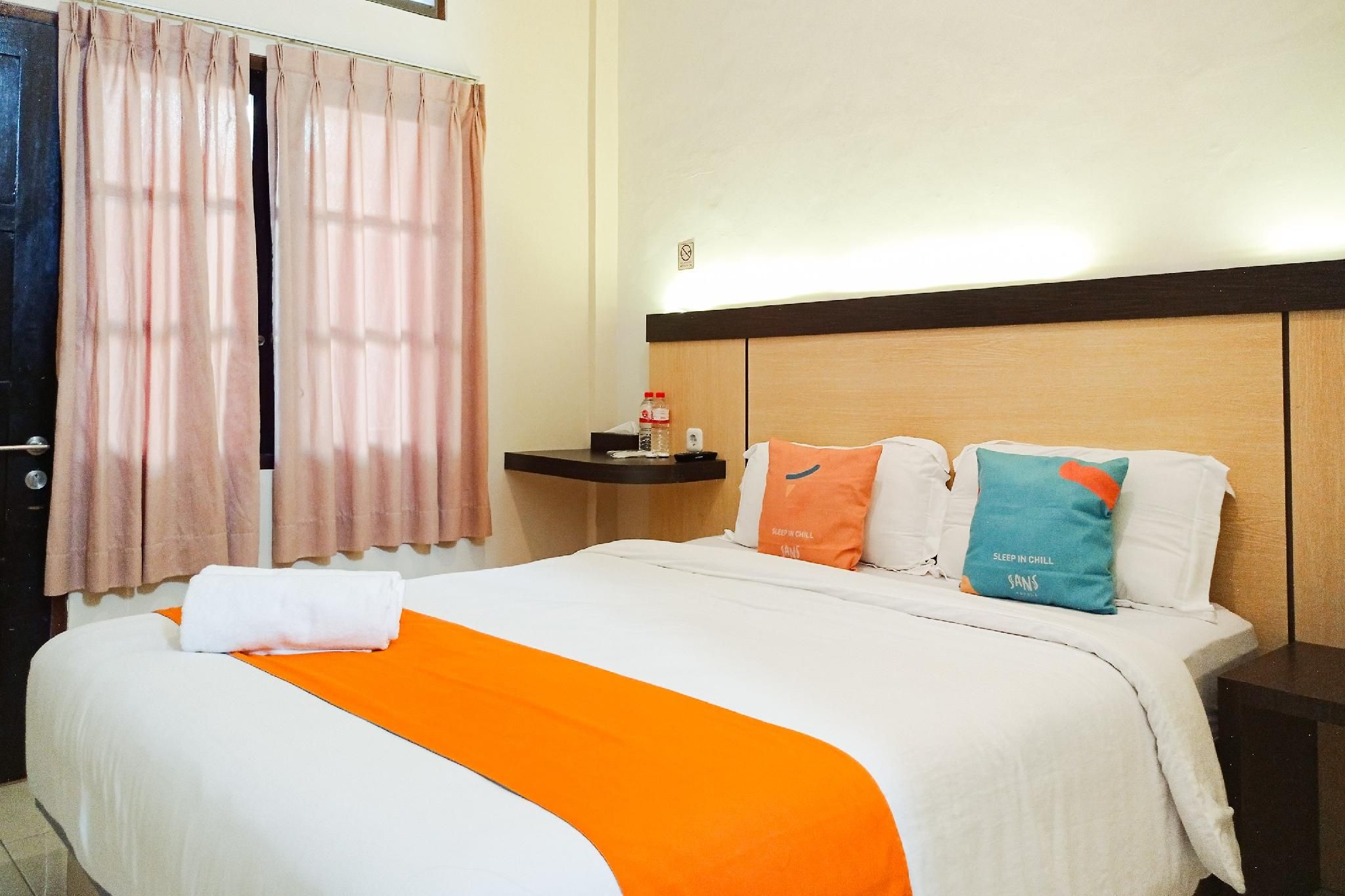 Sans Hotel Grand Jitra Syariah Bengkulu Standard Room