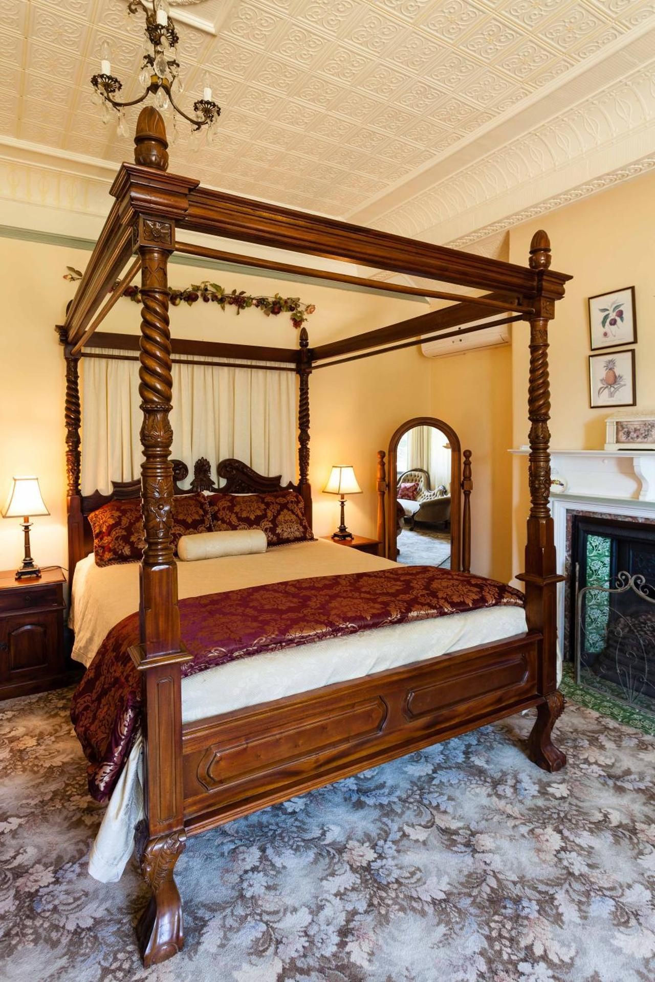 Deluxe Queen Room