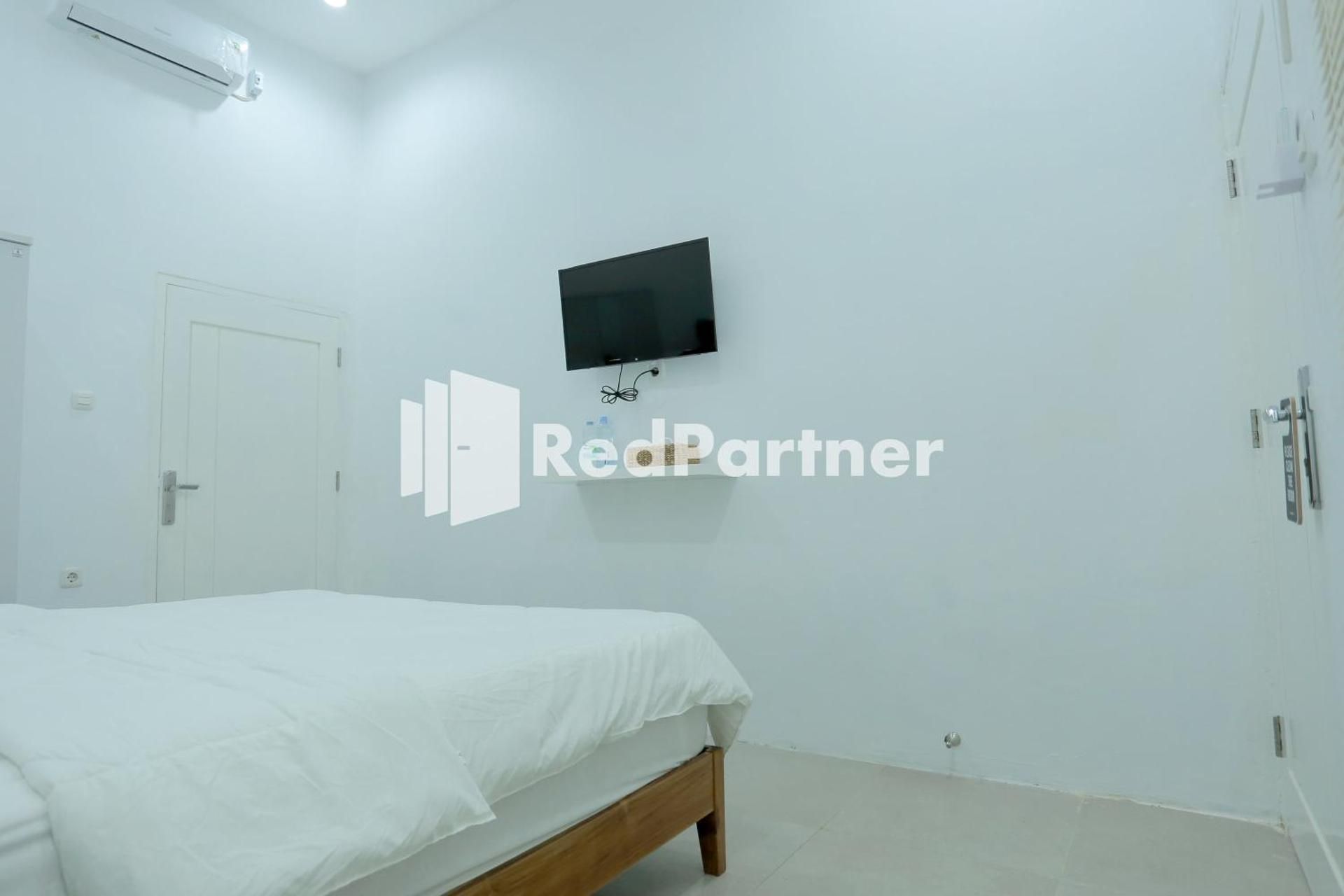 Pringgading Surf Camp Bengkulu Mitra RedDoorz Economy Double Room 3