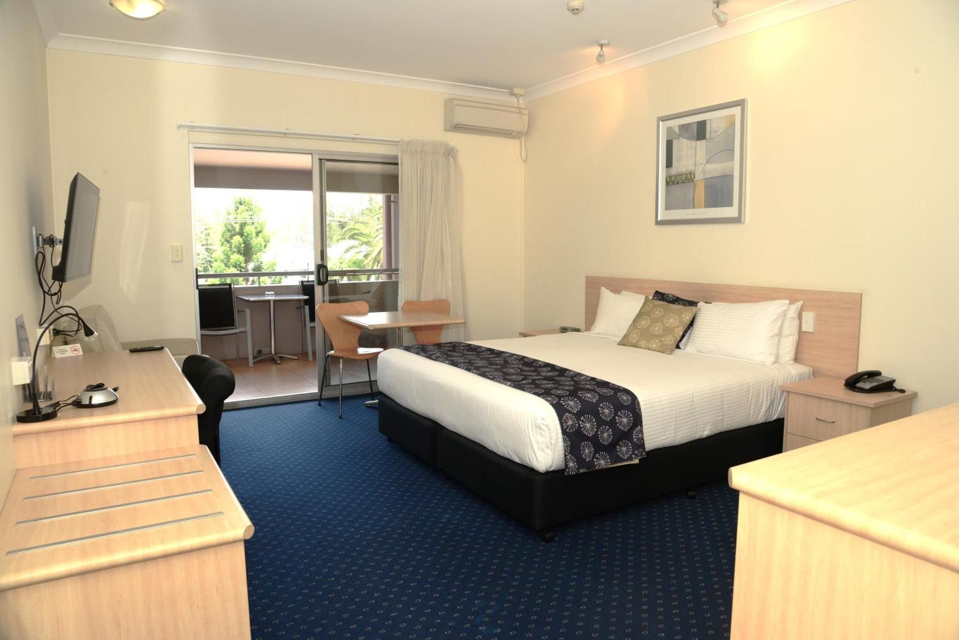 Executive Suite with Spa Bath